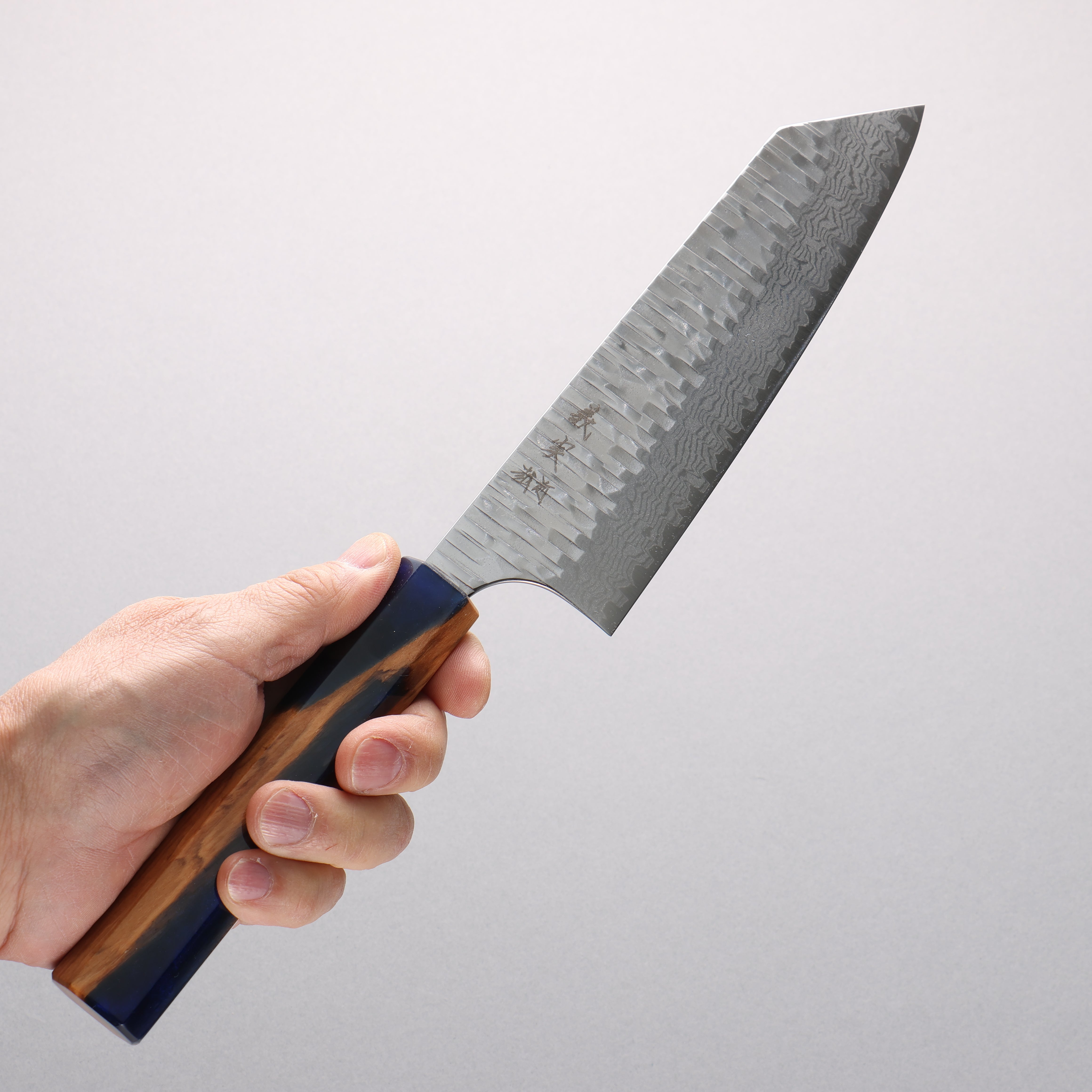 Yoshimi Kato Kasuri VG-XEOS Hammered Damascus Bunka 170mm Olive Wood & Blue Resin Handle - Seisuke Knife