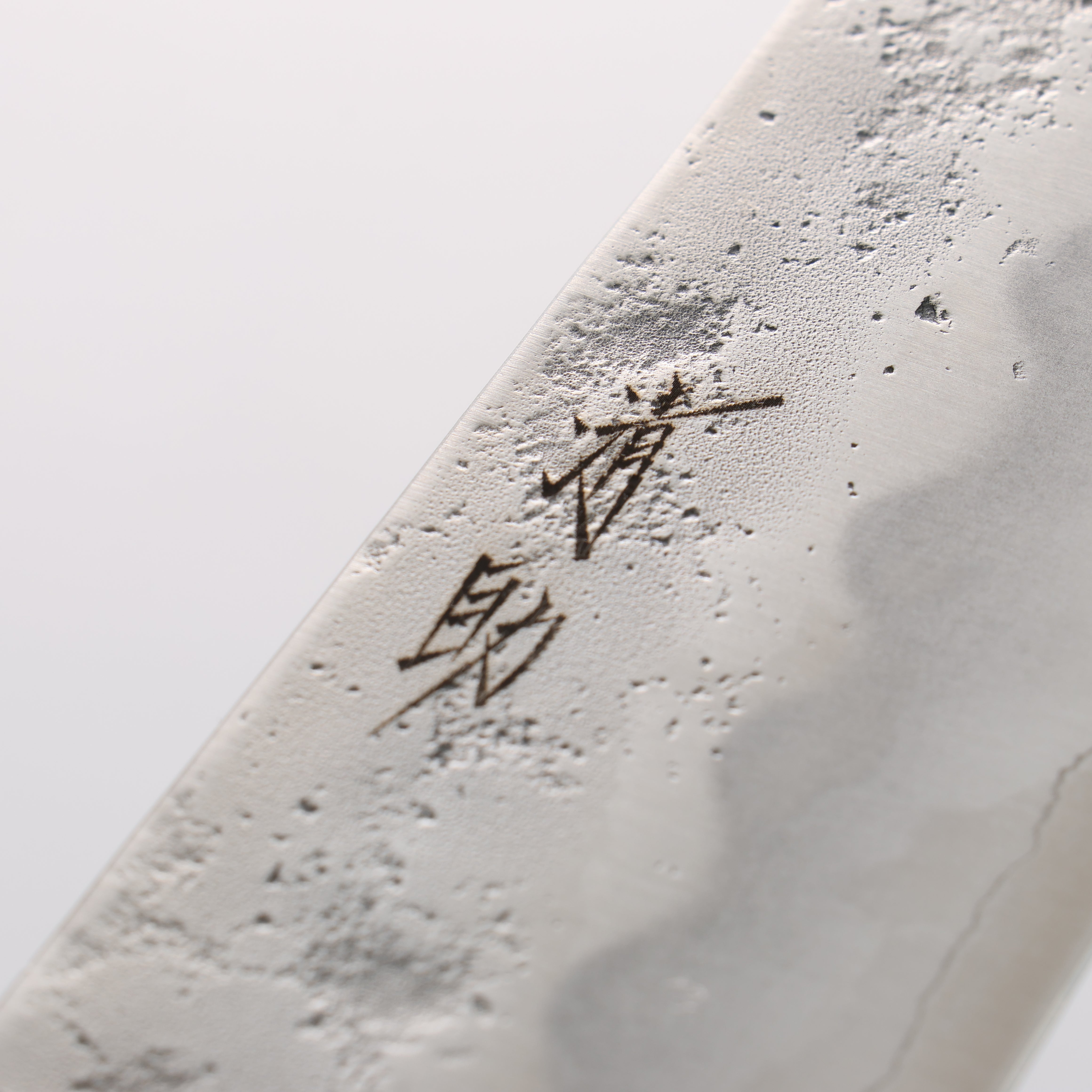 Seisuke Silver Steel No.3 Nashiji Santoku 180mm Red Pakkawood Handle - Seisuke Knife