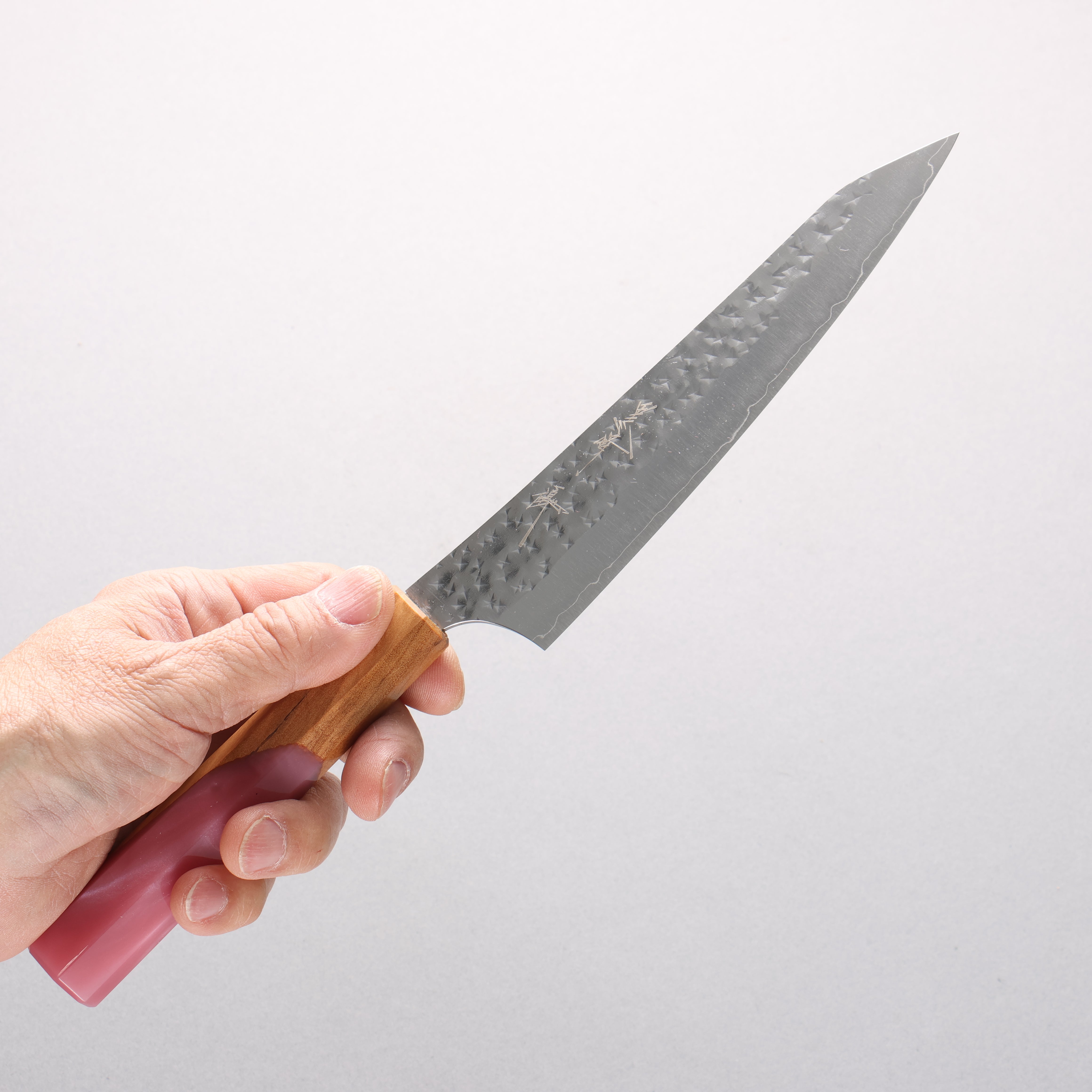 Yu Kurosaki Senko Ei SG2 Hammered Petty-Utility 150mm Olive Wood & Pink Resin Handle - Seisuke Knife