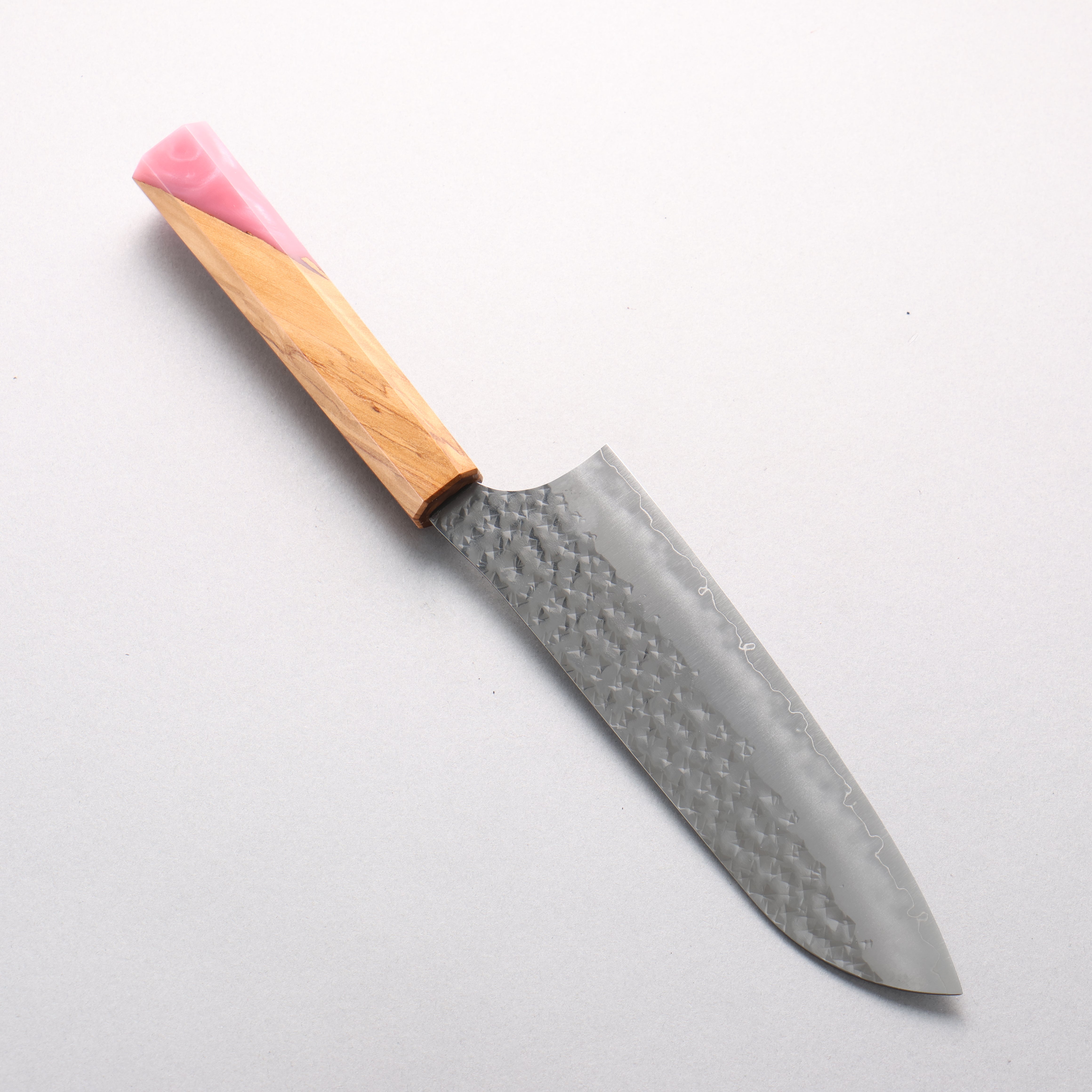 Yu Kurosaki Senko Ryu SG2 Hammered Santoku 170mm Olive Wood & Pink Resin Handle - Seisuke Knife