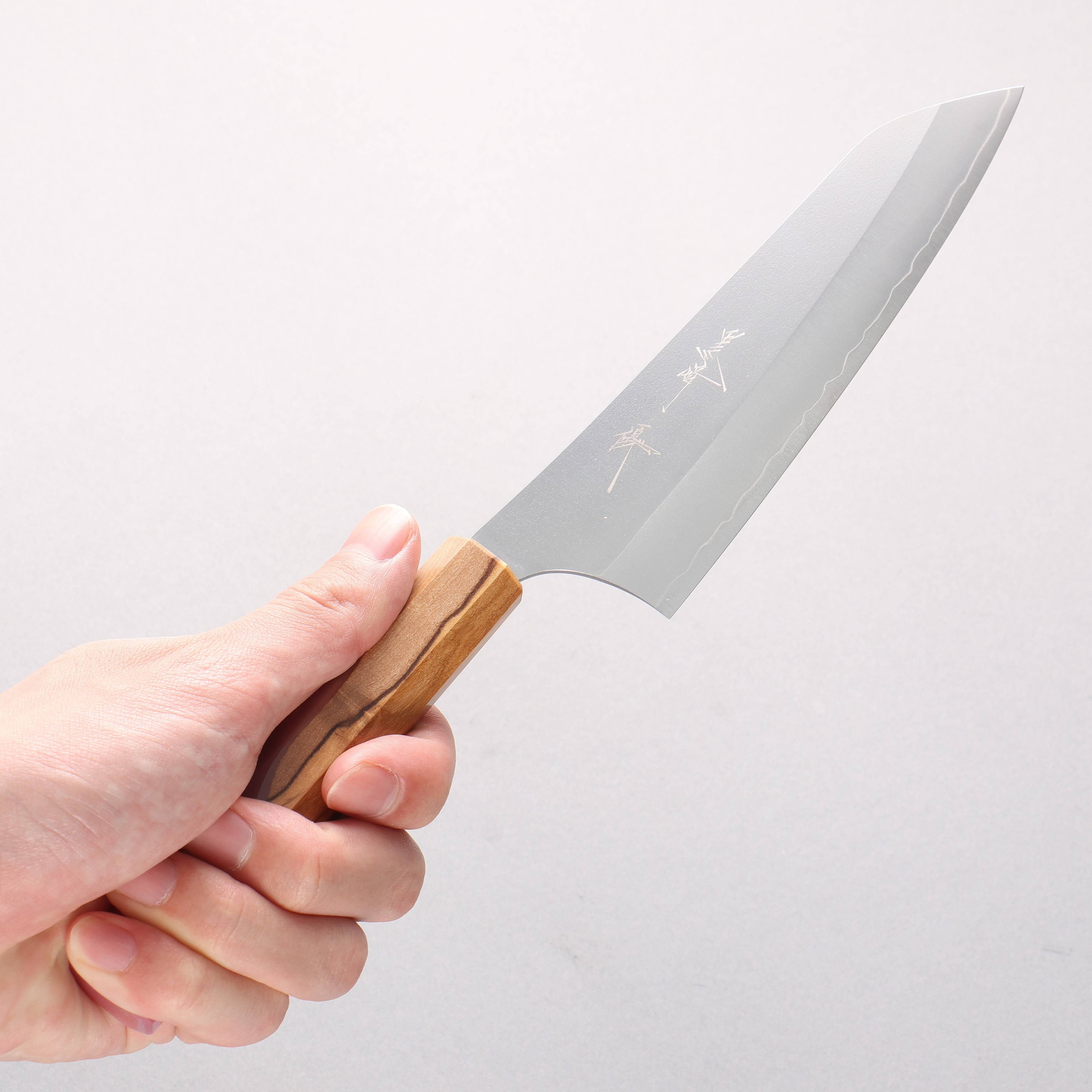 Yu Kurosaki New Gekko VG-XEOS Small Bunka 150mm Olive Tree and Pink Resin Handle - Seisuke Knife