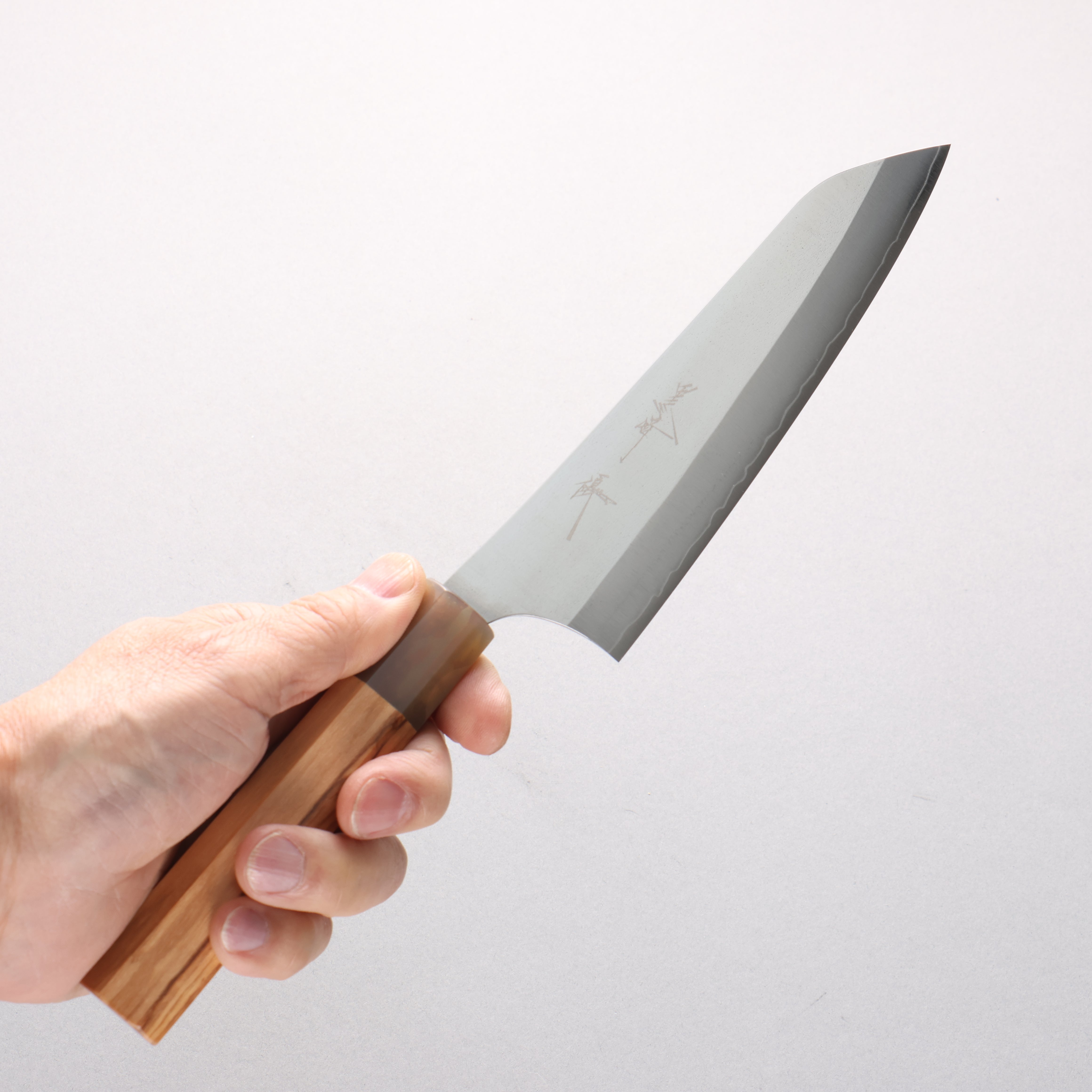 Yu Kurosaki New Gekko VG-XEOS Small Bunka 150mm Olive Tree (ferrule: White Water Buffalo Horn) Handle - Seisuke Knife