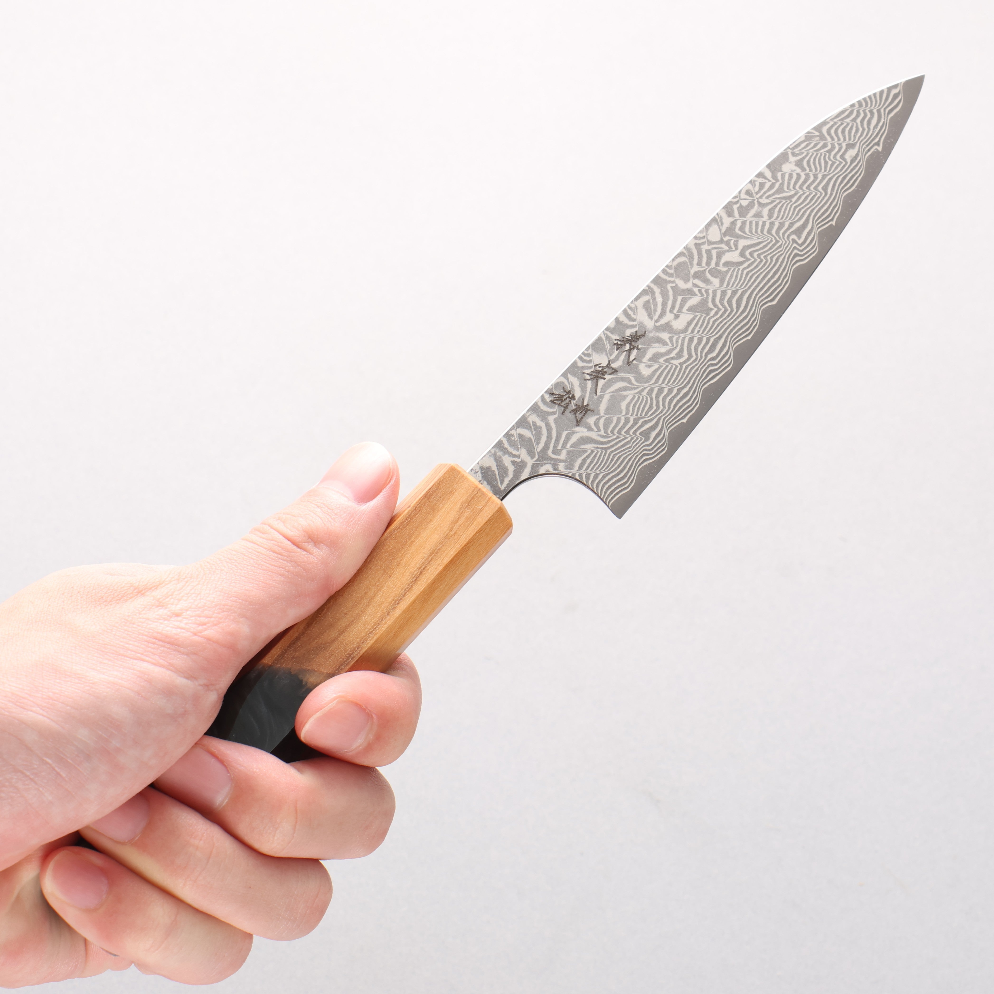Yoshimi Kato SG2 Black Damascus Petty-Utility 120mm Olive Tree and Black/White Marble Resin Handle - Seisuke Knife