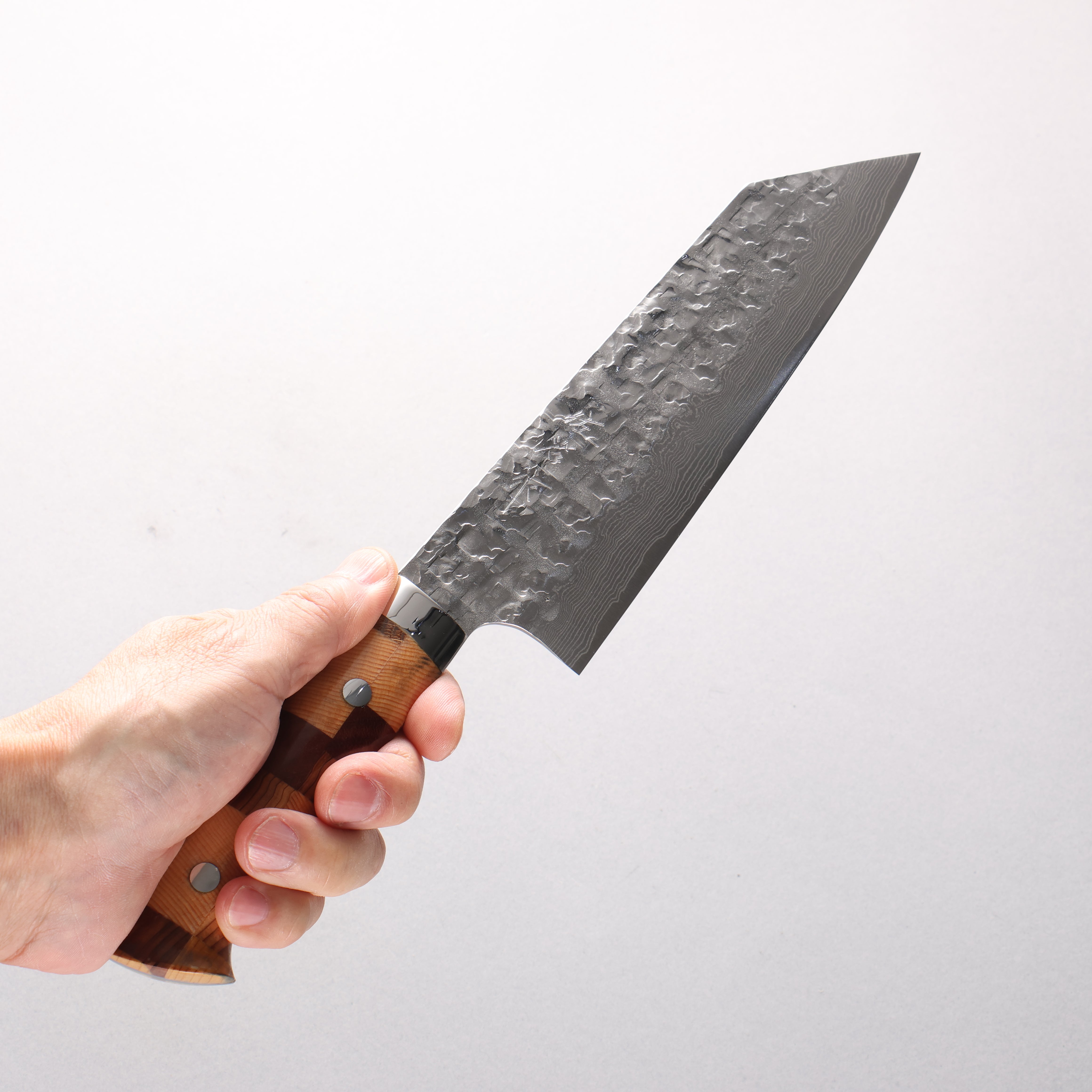 Takeshi Saji VG10 Hammered Damascus Cross Bunka 180mm Kumiko (Wood Mosaic) Handle - Seisuke Knife