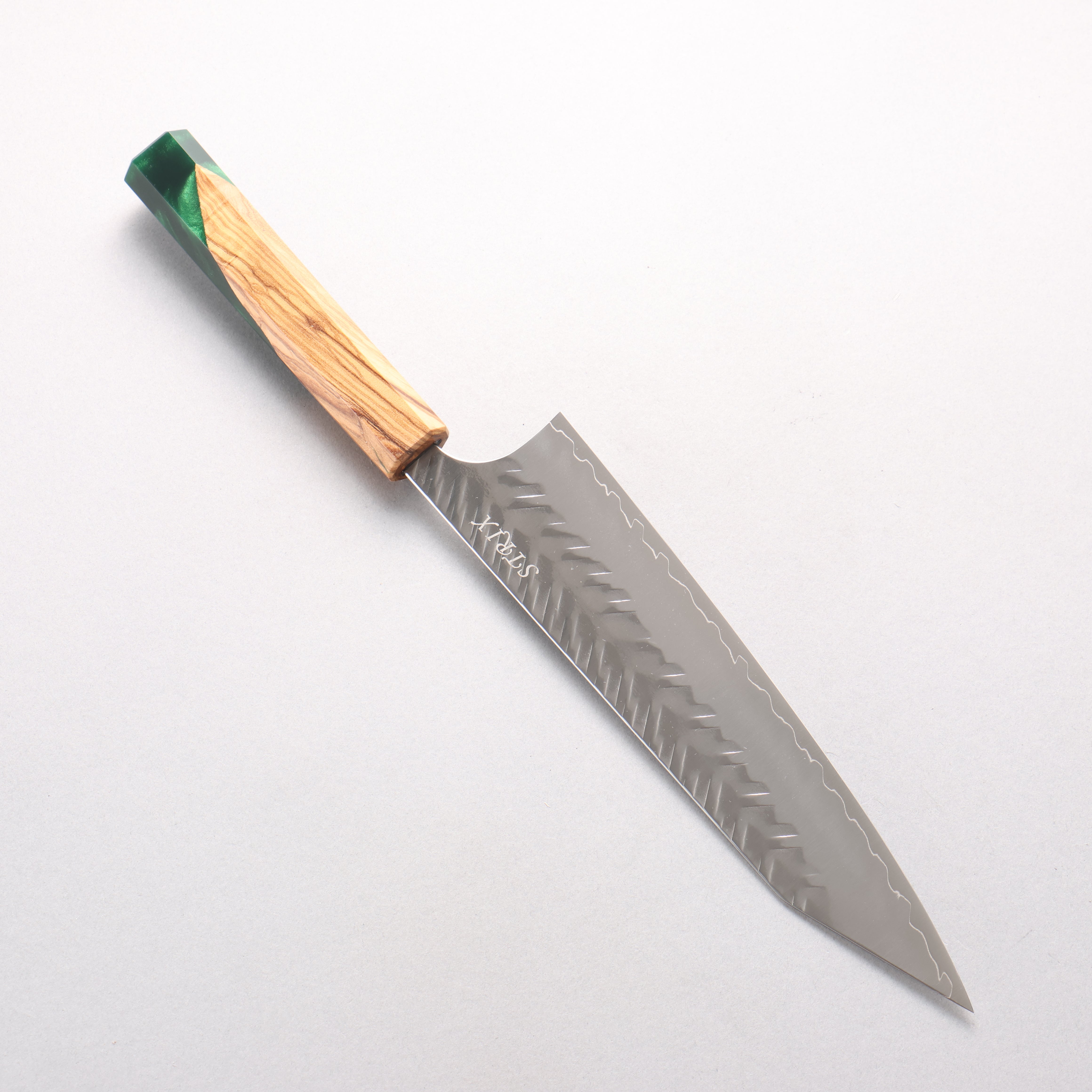 Yoshimi Kato SPG STRIX Hammered (V) Kiritsuke Gyuto 210mm Olive Tree and Green Resin Handle - Seisuke Knife