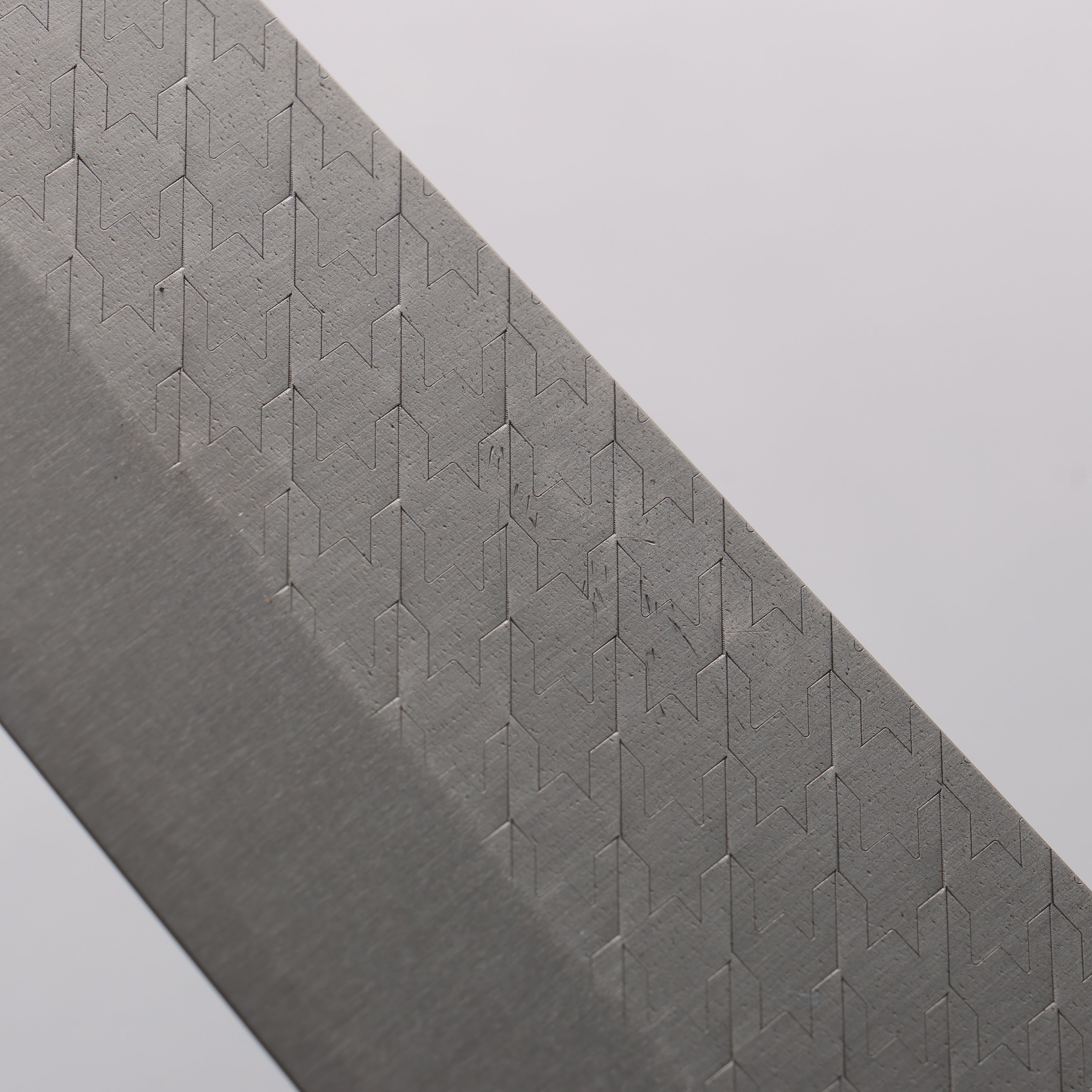 Shungo Ogata SPG STRIX Hammered Damascus Gyuto 240mm Wenge (ferrule: Black Buffalo Horn) Handle