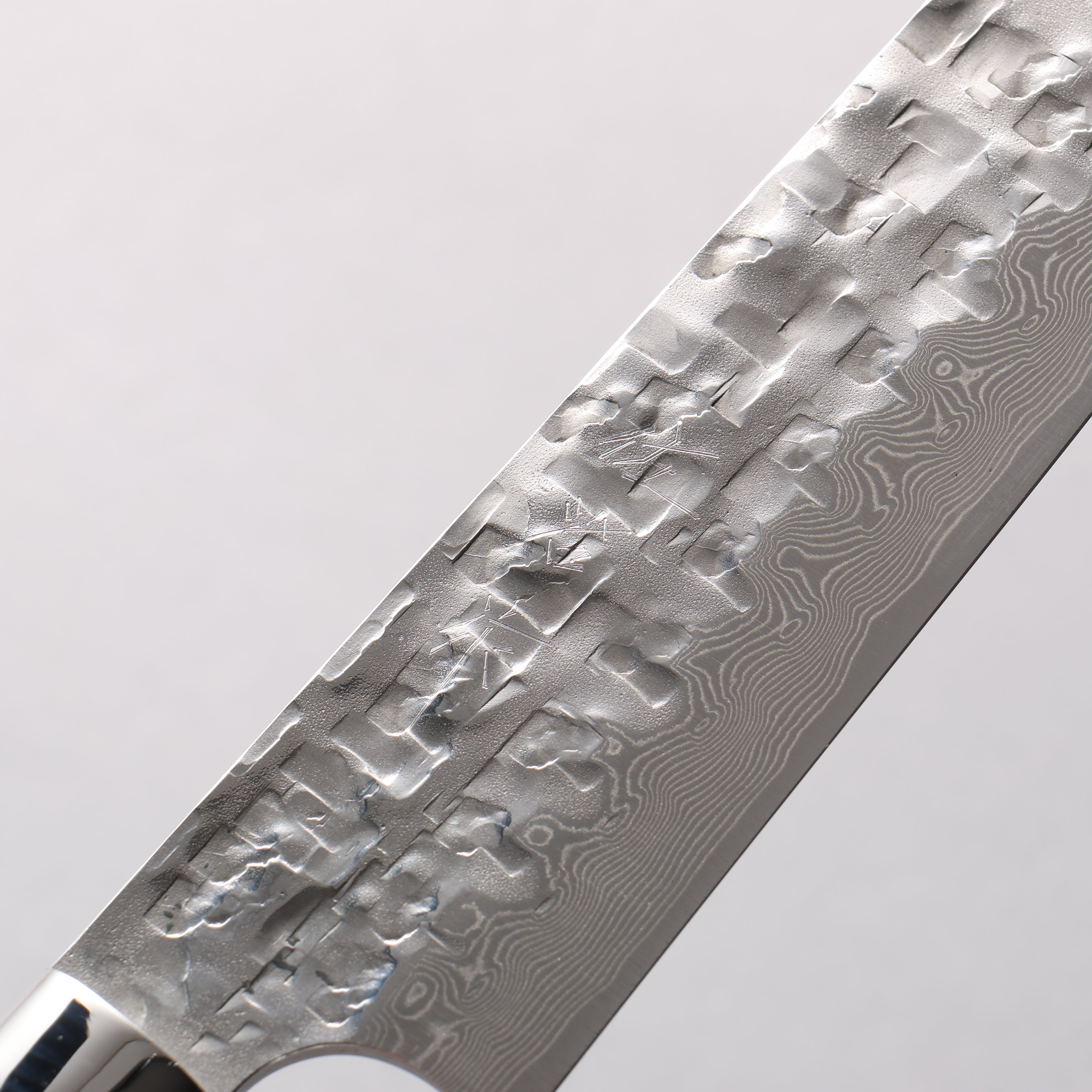 Takeshi Saji VG10 Hammered Damascus Cross Sujihiki 270mm Kumiko (Wood Mosaic) Handle