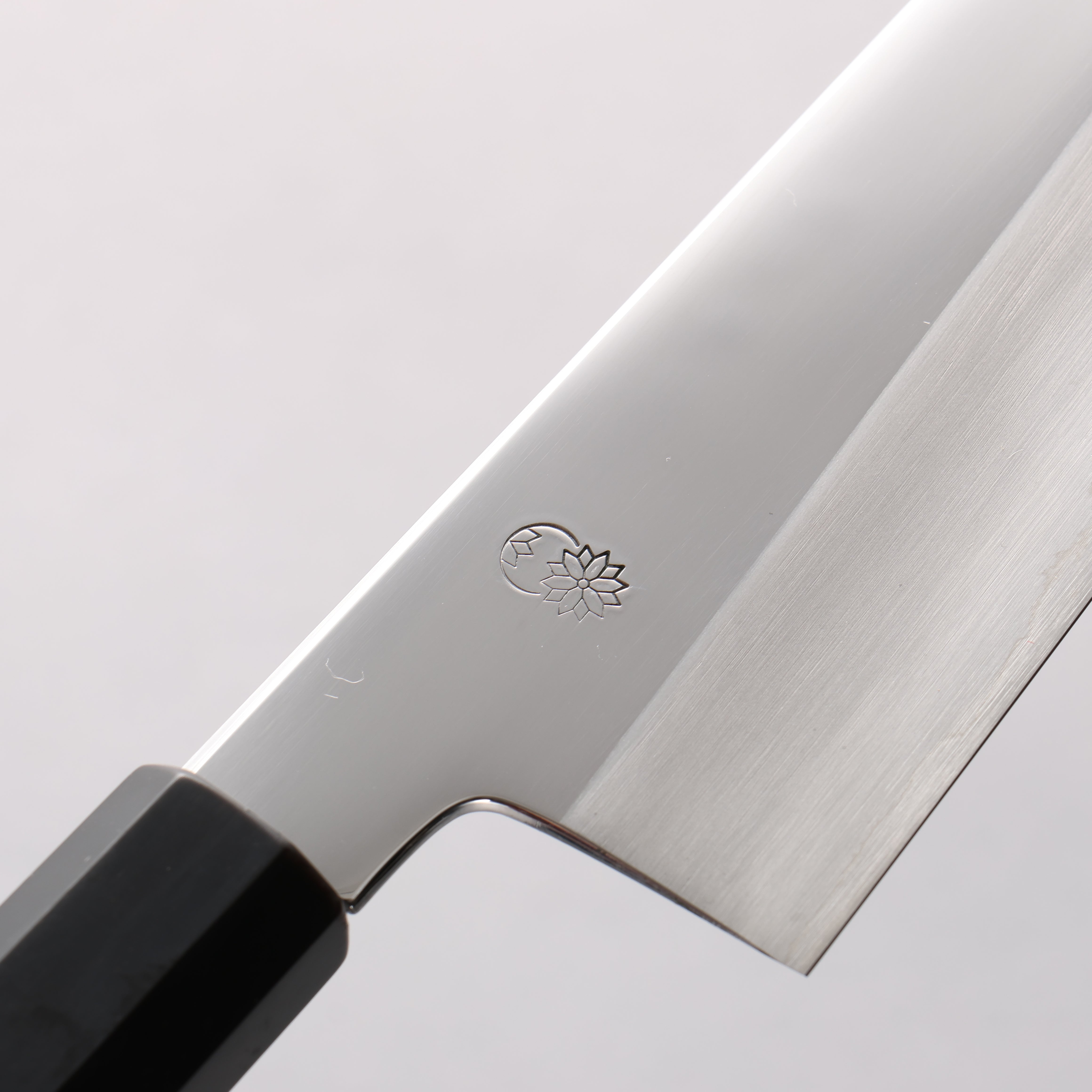 Choyo Silver Steel No.3 Migaki Gyuto 210mm Ebony Wood & Black Water Buffalo Horn Handle - Seisuke Knife