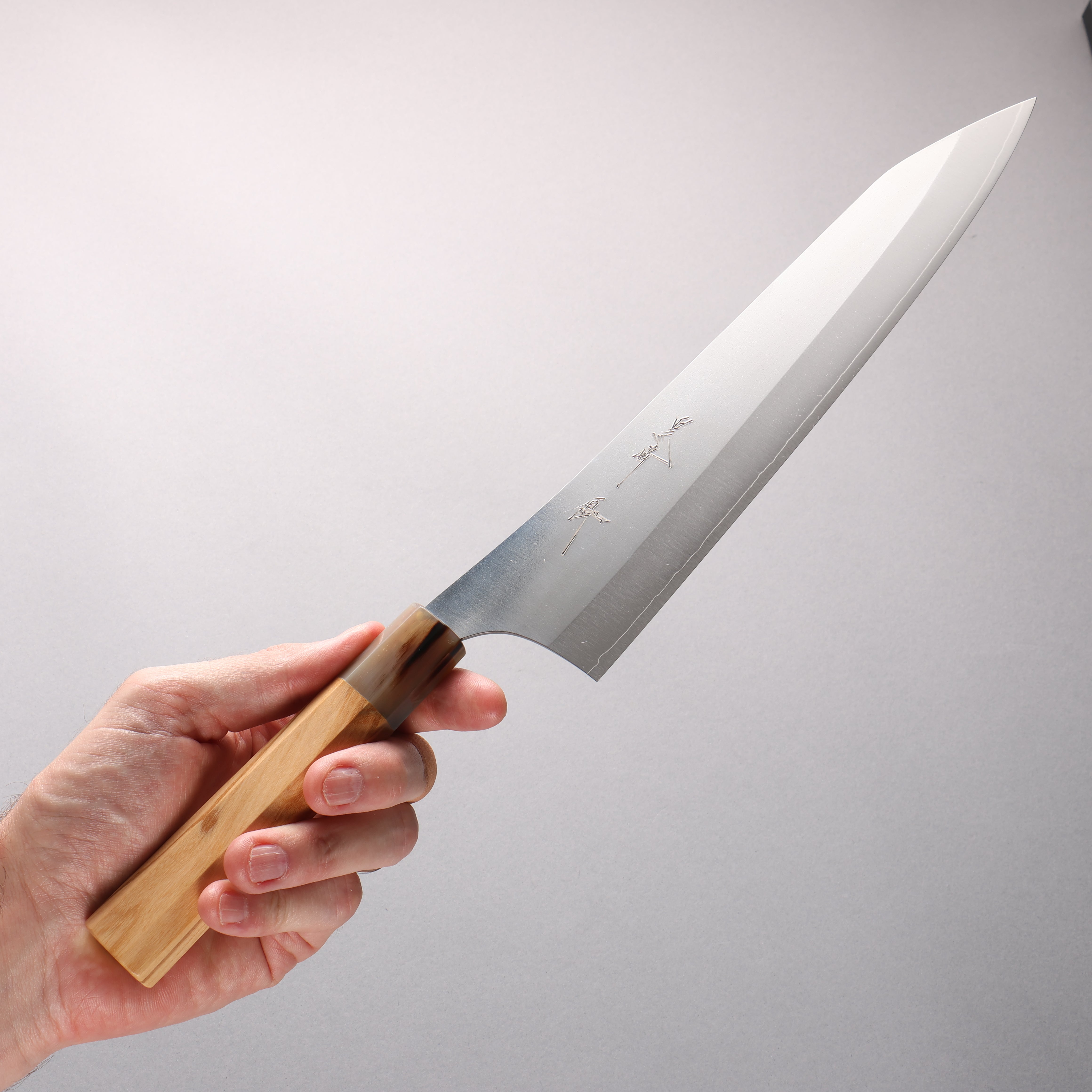 Yu Kurosaki New Gekko VG-XEOS Gyuto 240mm Olive Tree (ferrule: White Water Buffalo Horn) Handle