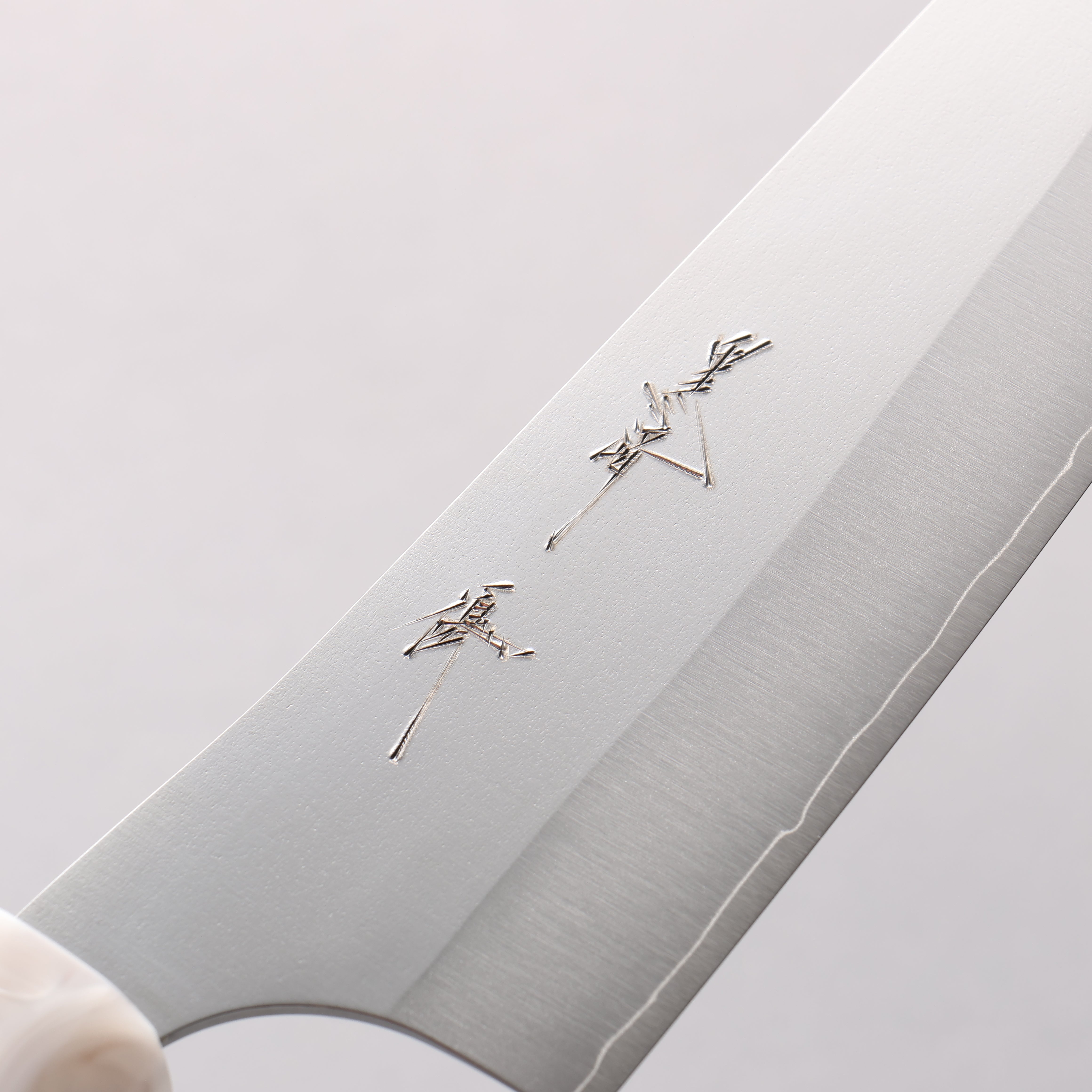 Yu Kurosaki New Gekko VG-XEOS Bunka 170mm Resin Coated Birch & White Resin Handle - Seisuke Knife