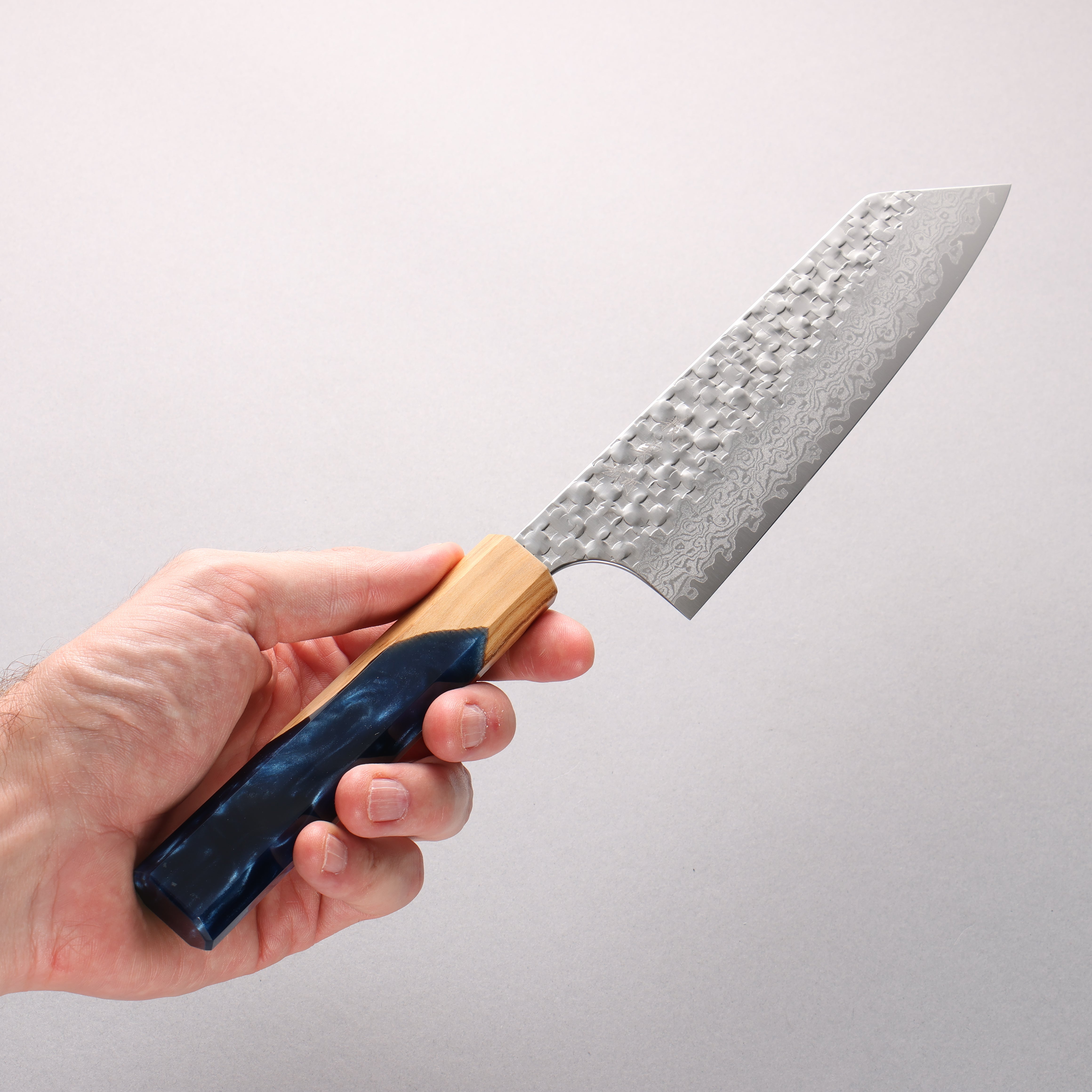 Yoshimi Kato Minamo II VG-XEOS Hammered Damascus Bunka 170mm Black Stabilized Wood (White Turquoise Ring) Handle
