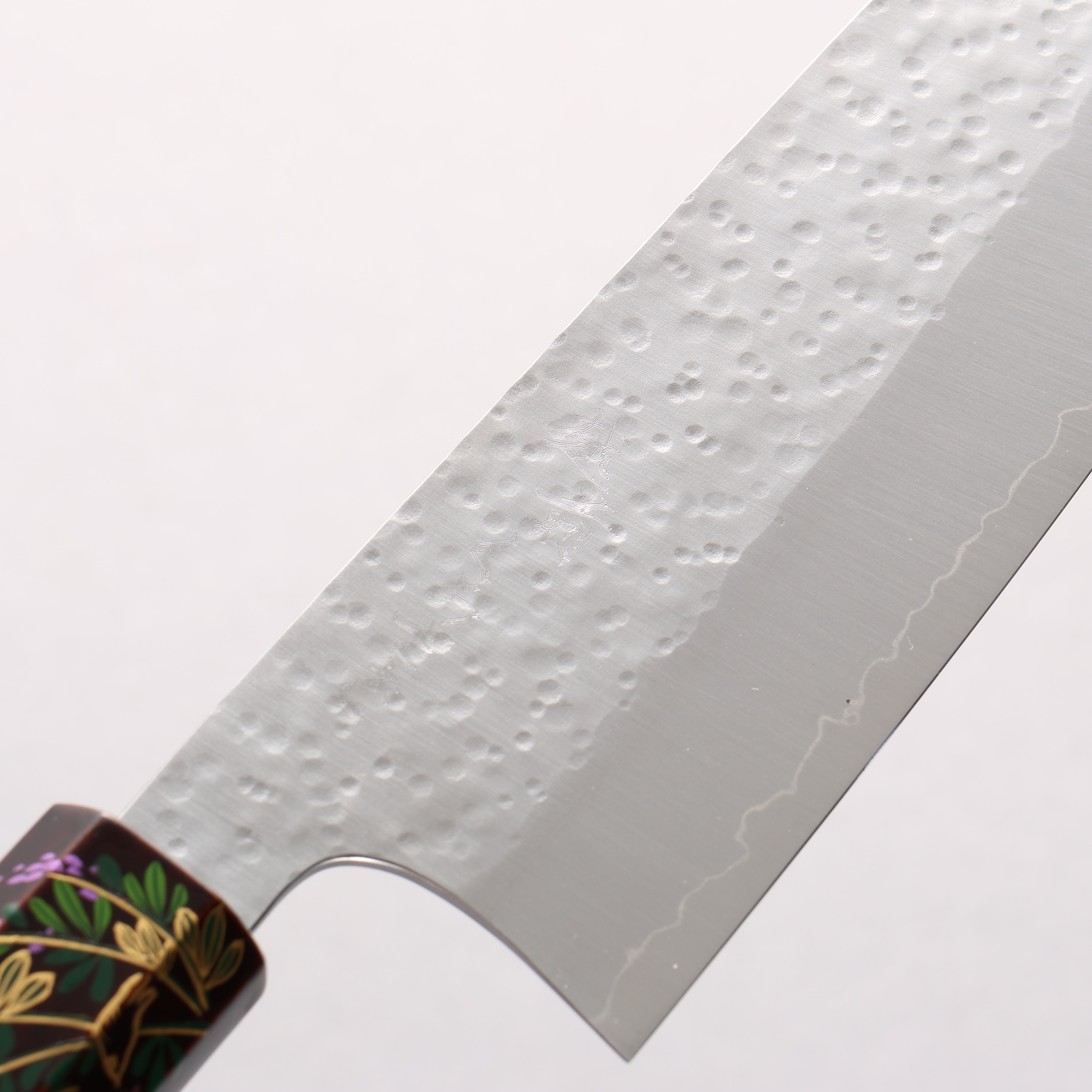 Makoto Kurosaki SG2 Hammered(Maru) Santoku 165mm Lacquered (Real Gold Makie Design) Handle