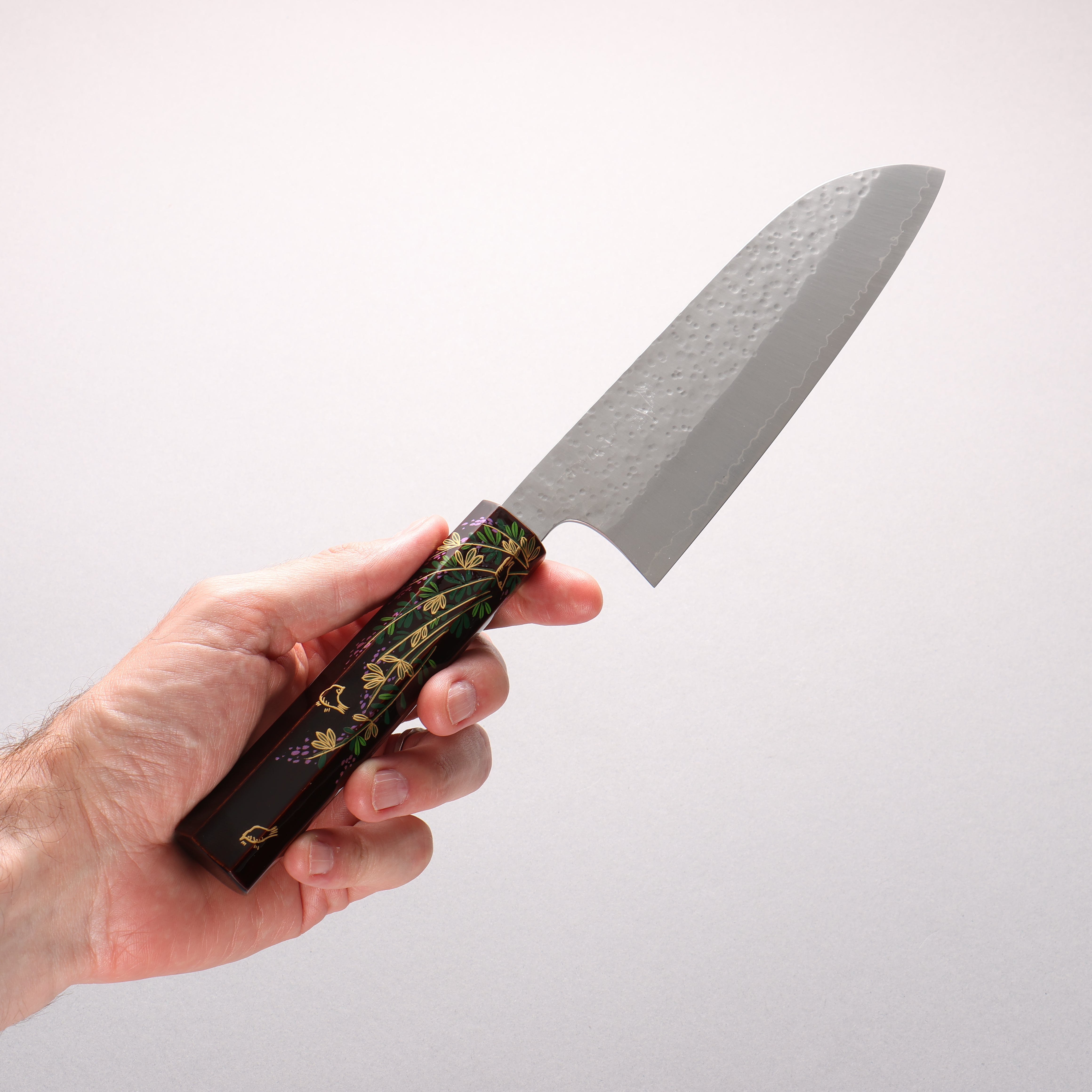 Makoto Kurosaki SG2 Hammered(Maru) Santoku 165mm Lacquered (Real Gold Makie Design) Handle