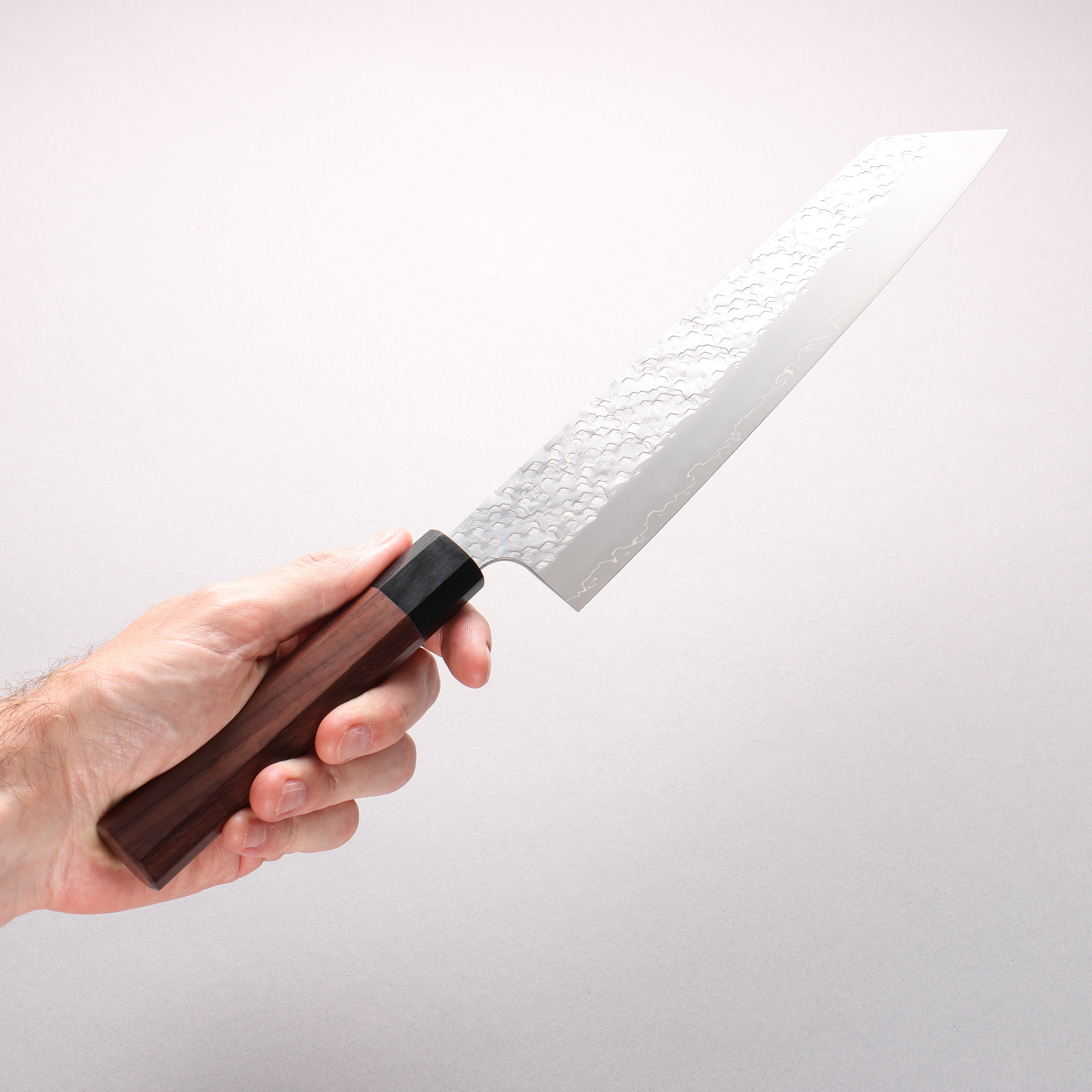 Makoto Kurosaki SG2 Hammered Bunka 240mm Rosewood (Ferrule: Black Pakka Wood) Handle