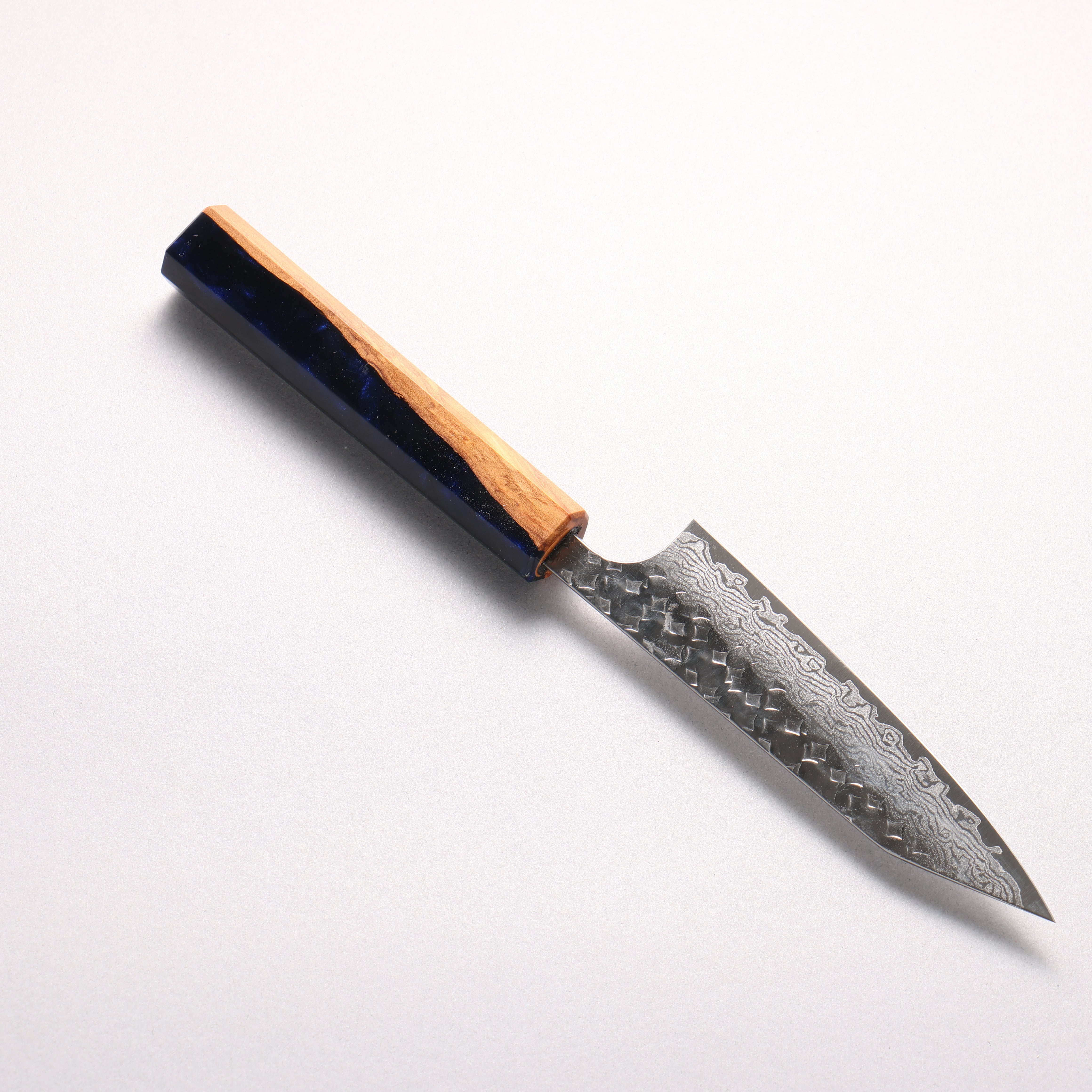 Yoshimi Kato Minamo II VG-XEOS Hammered Damascus Kiritsuke Petty-Utility 120mm Olive Tree and Blue Resin Handle