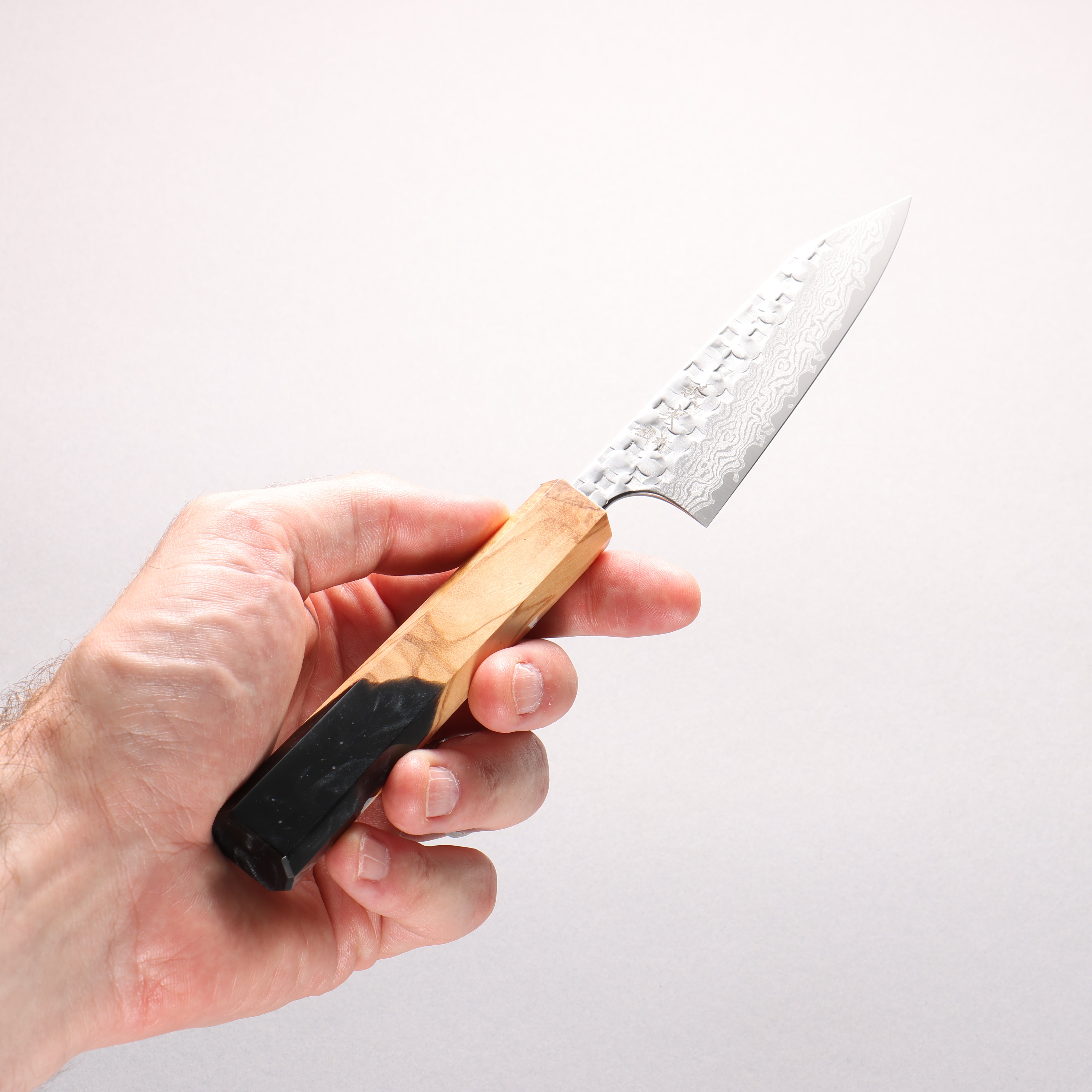 Yoshimi Kato Minamo II VG-XEOS Hammered Damascus Kiritsuke Petty-Utility 120mm Olive Tree and Black Resin Handle