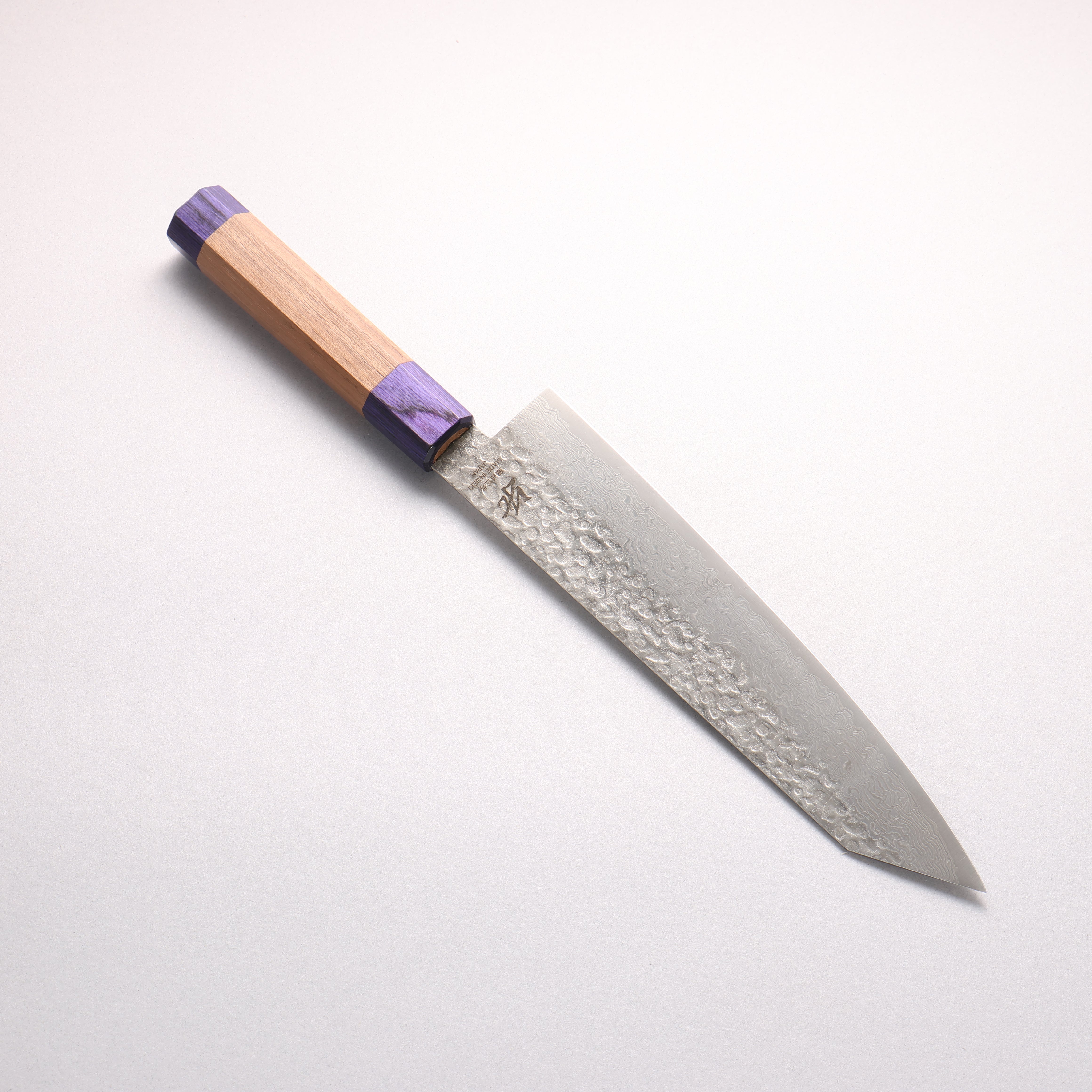 Seisuke Silver Steel No.3 Hammered Damascus Matte Kiritsuke Gyuto 210mm Walnut (With Double Blue Pakka wood) Handle