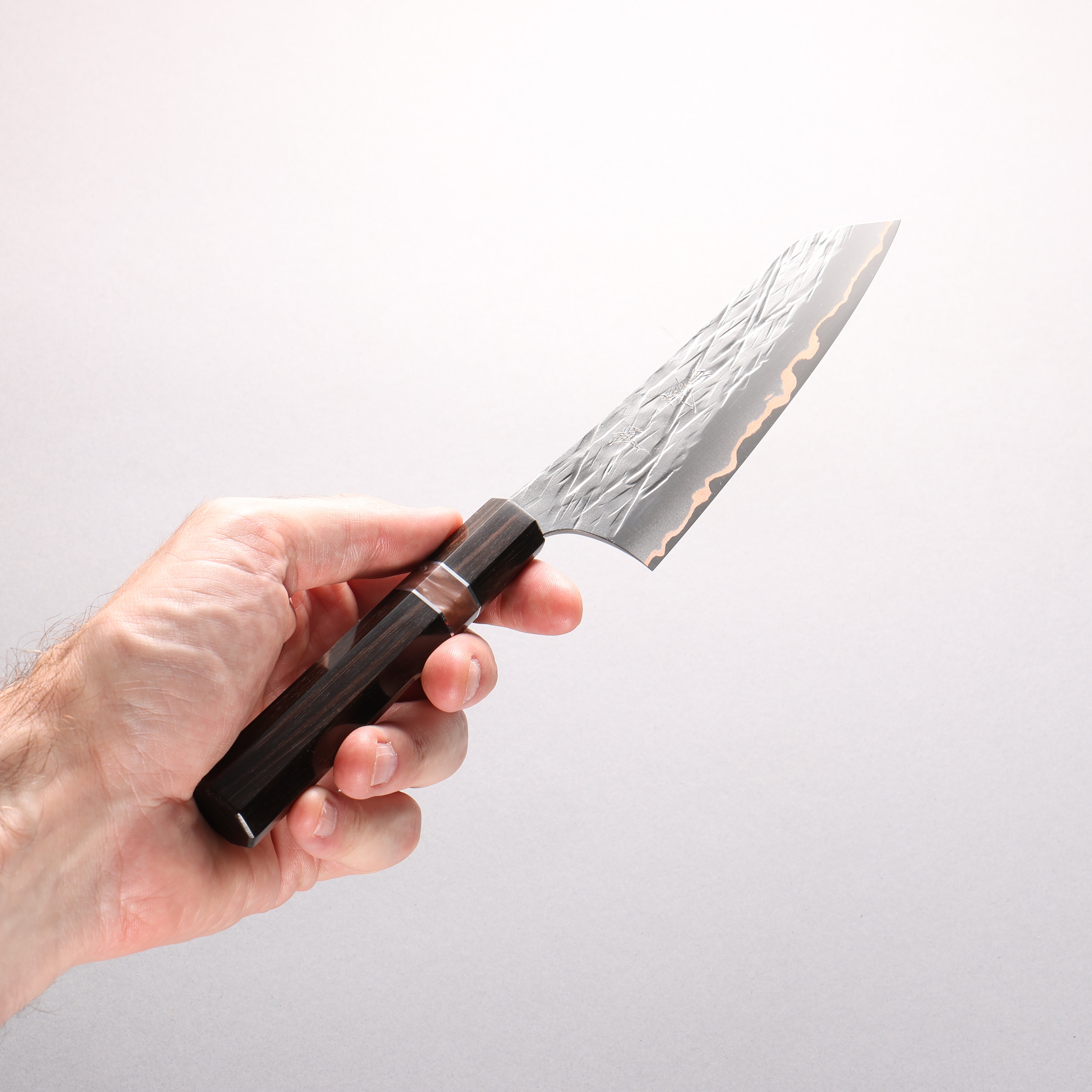 Yu Kurosaki Raijin VG10w Hammered Copper Layered Small Bunka 150mm Ebony Wood (with Pink Gold Colored Resin and Silver Ring) Handle