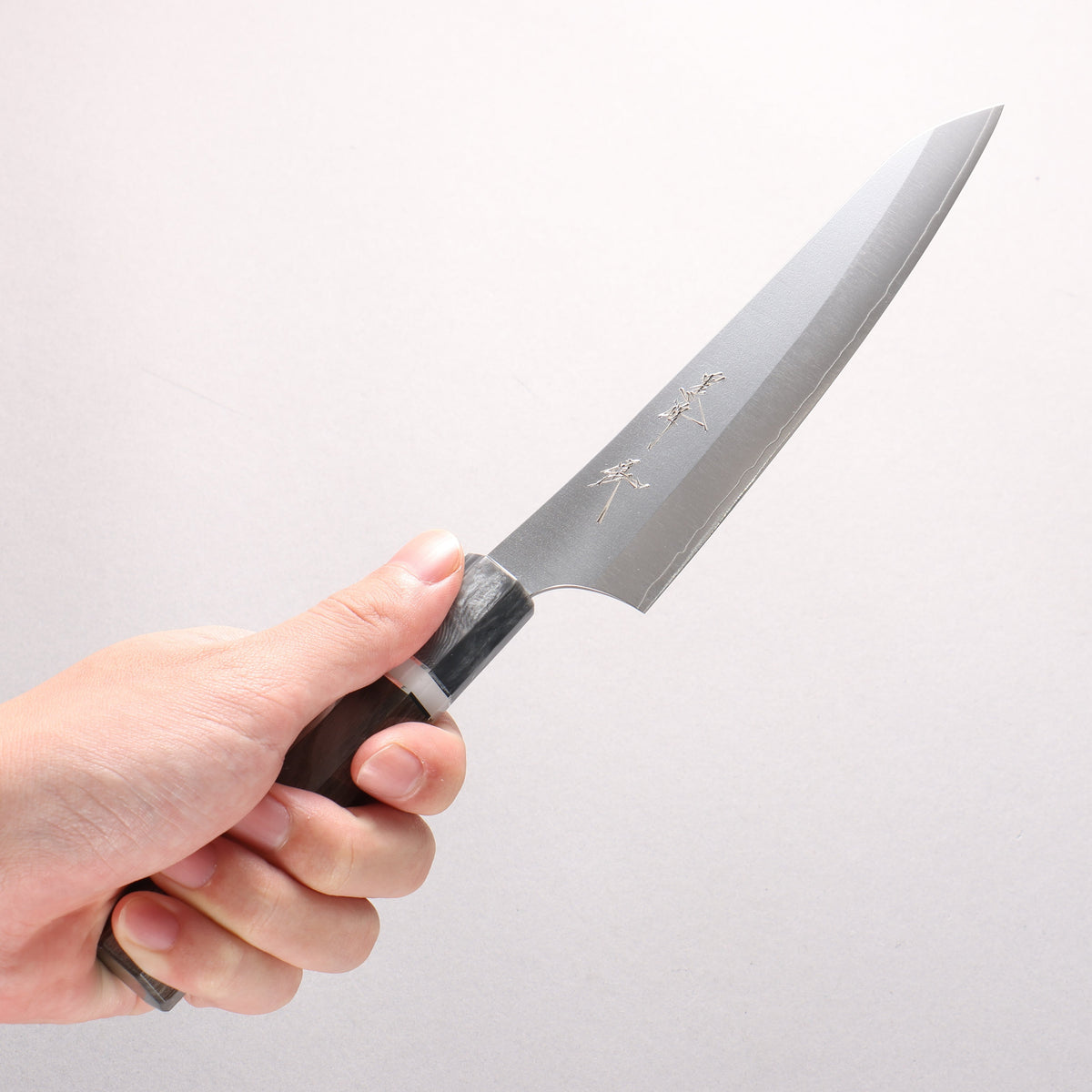 Yu Kurosaki Gekko VG-XEOS Petty-Utility 150mm Gray Stabilized Wood (Ferrule: Gray Marbled Acrylic with White and Silver Rings) Handle