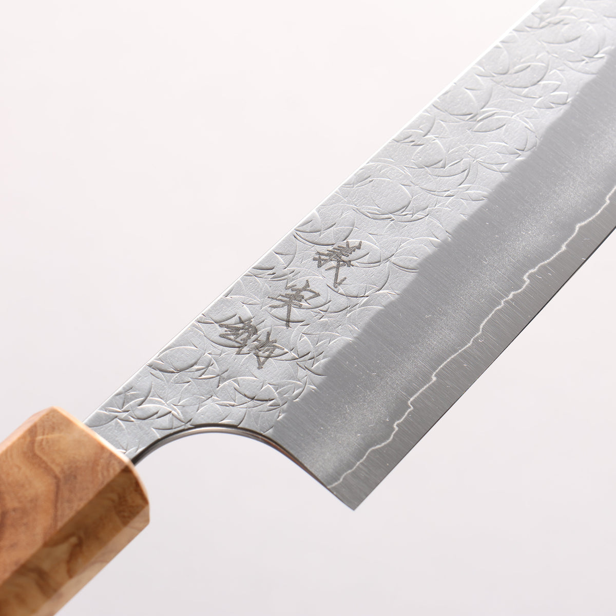 Yoshimi Kato Minamo SG2 Hammered Small Bunka 130mm Olive Tree and Red Resin Handle - Seisuke Knife