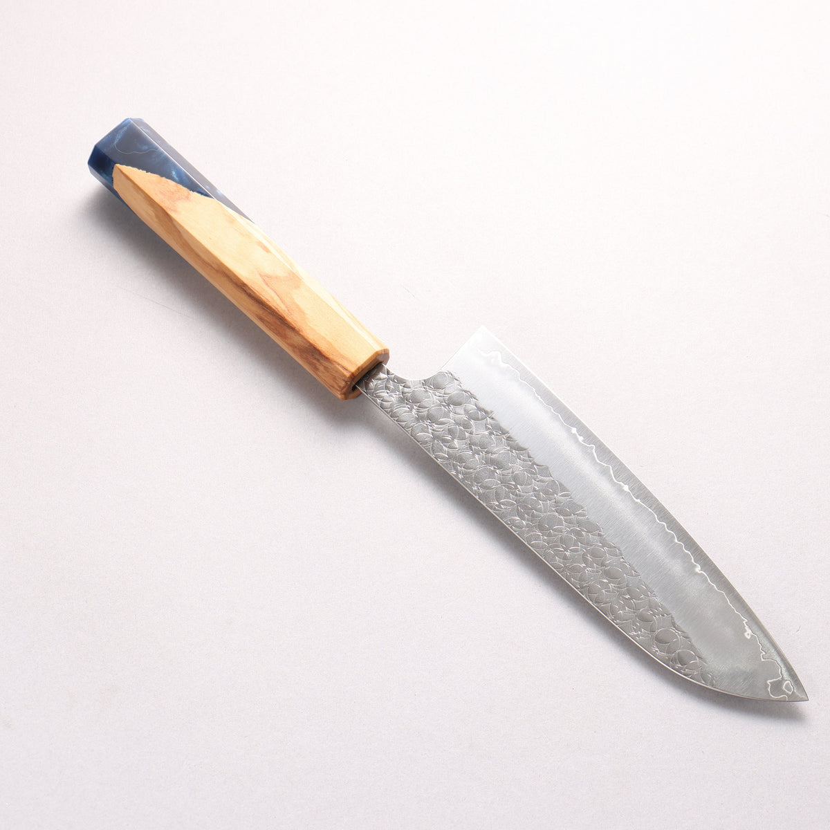Yoshimi Kato Minamo SG2 Hammered Santoku 170mm Olive Tree and Blue Resin Handle - Seisuke Knife