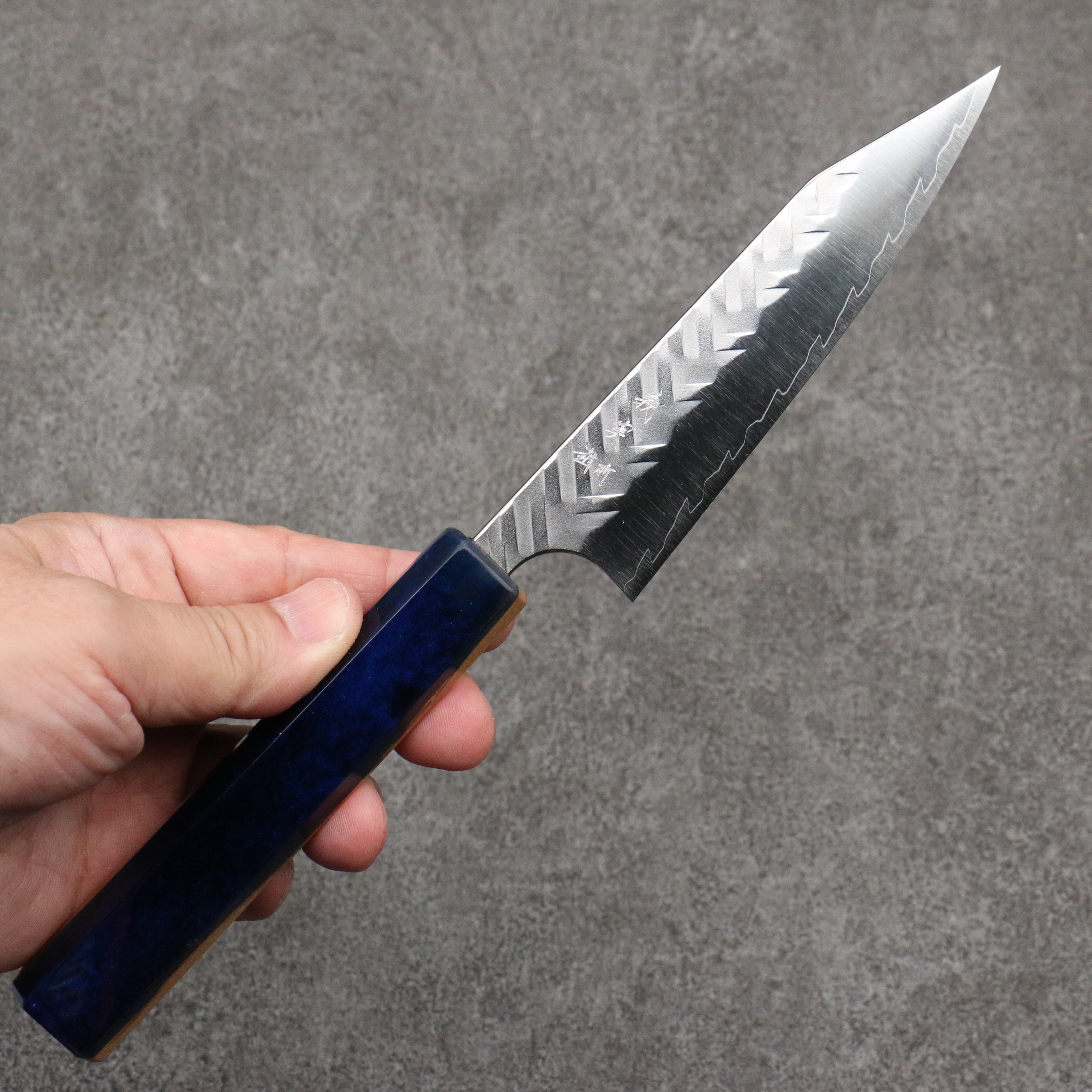 Yoshimi Kato SPG STRIX Hammered (V) Kiritsuke Petty-Utility 120mm Olive Tree and Blue Resin Handle - Seisuke Knife