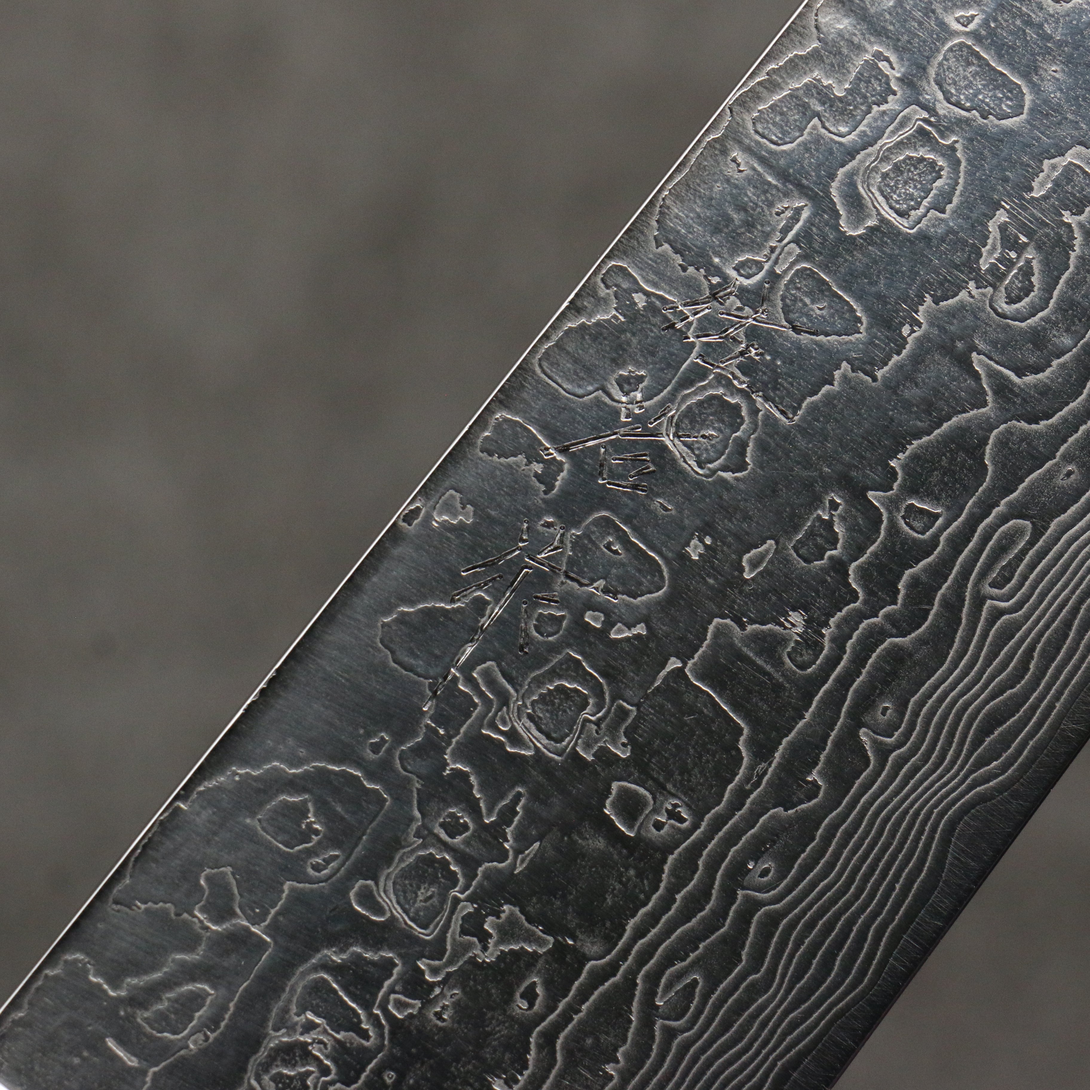 Takeshi Saji SG2 Damascus Diamond Finish Sakimaru Sujihiki 240mm White and Black Marble Acrylic Handle - Seisuke Knife