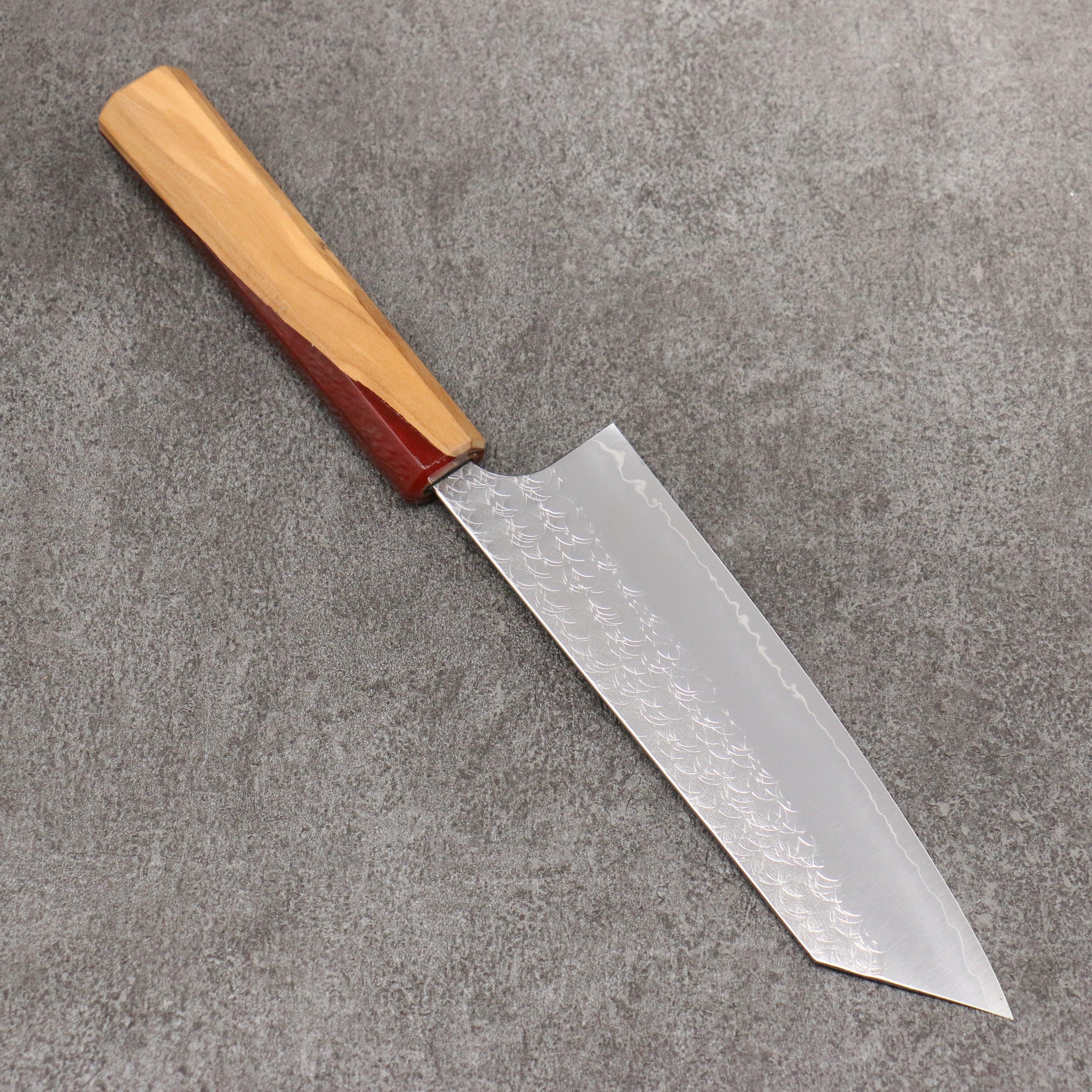 Yoshimi Kato Minamo SG2 Hammered Bunka 170mm Olive Tree and Red Resin Handle - Seisuke Knife
