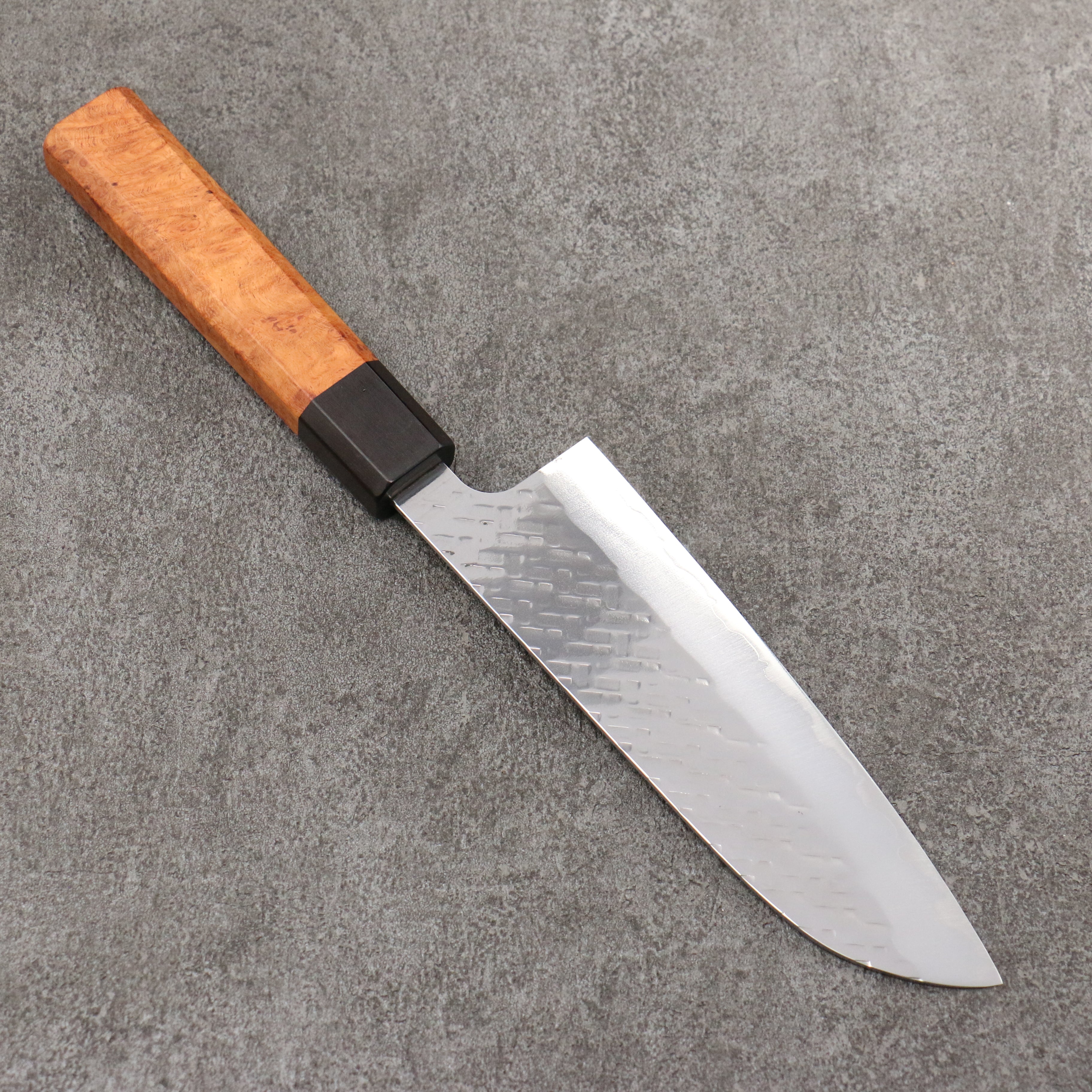 Takeshi Saji SPG STRIX Hammered Migaki Finished Santoku 165mm Chinese Quince Burl (Ferrule: Ebony) Handle - Seisuke Knife