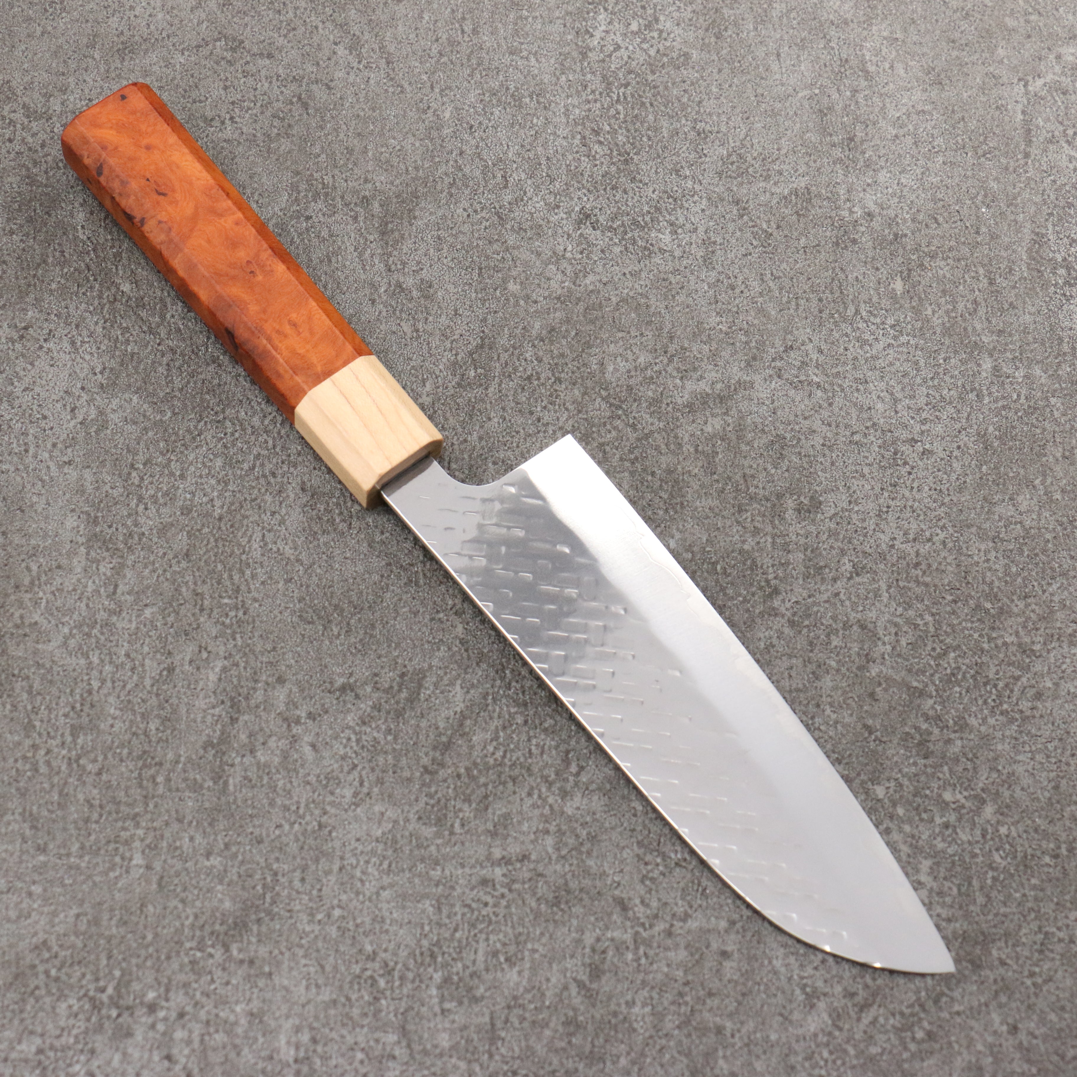Takeshi Saji SPG STRIX Hammered Migaki Finished Santoku 165mm Chinese Quince Burl (Ferrule: Hard Maple) Handle - Seisuke Knife