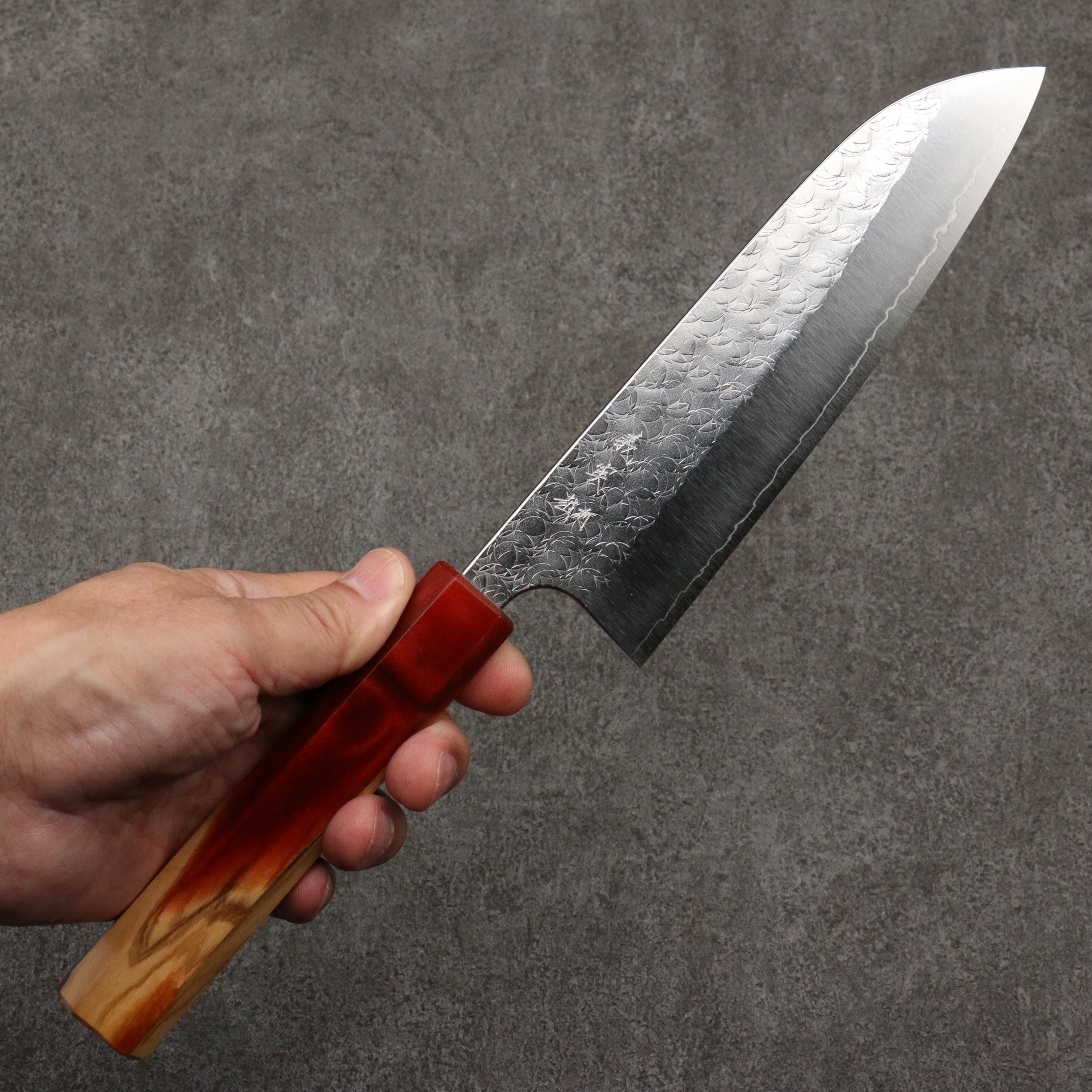 Yoshimi Kato Minamo SG2 Hammered Santoku 170mm Olive Tree and Red Resin Handle - Seisuke Knife