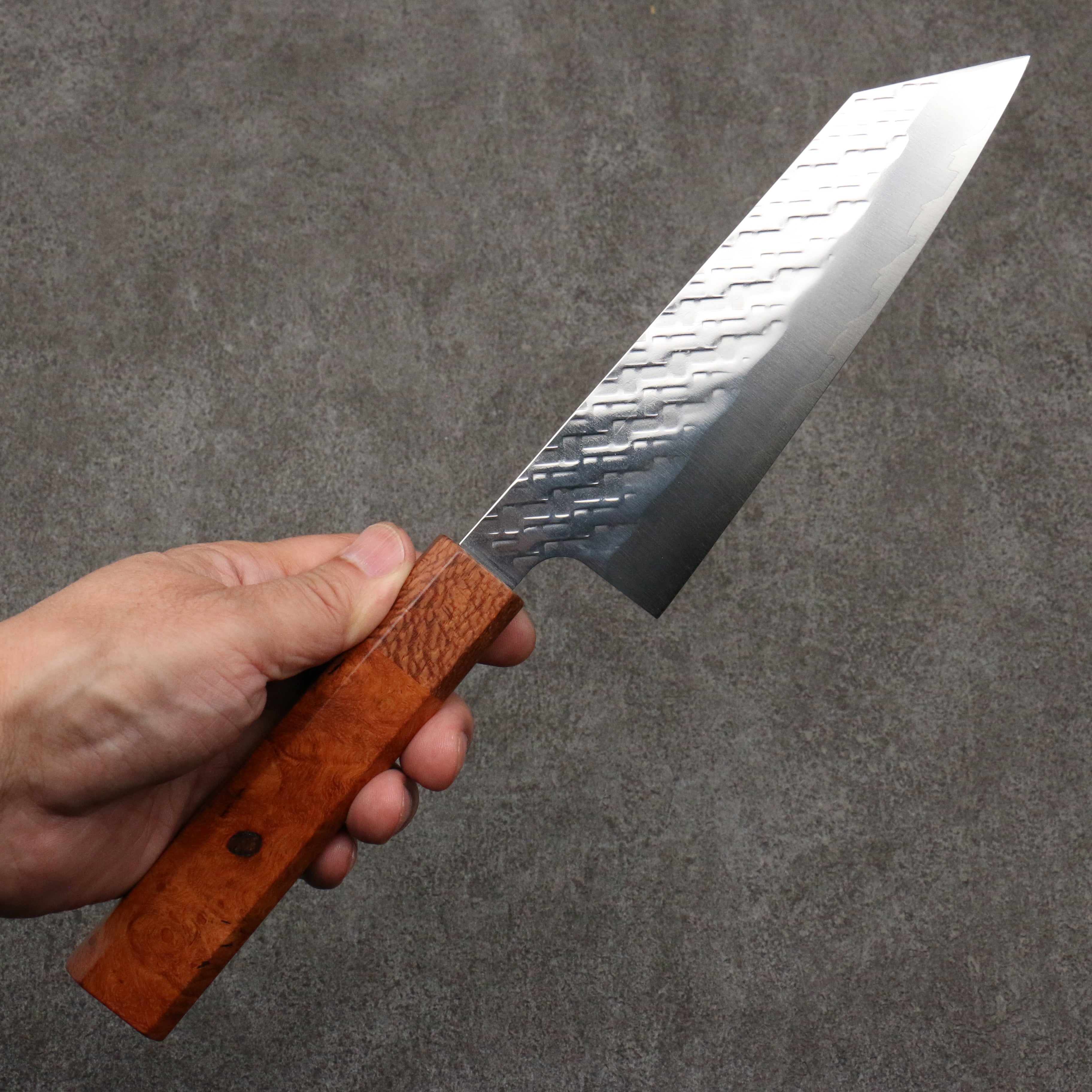 Takeshi Saji SPG STRIX Hammered Migaki Finished Bunka 165mm Chinese Quince Burl (Ferrule: Beefwood) Handle - Seisuke Knife
