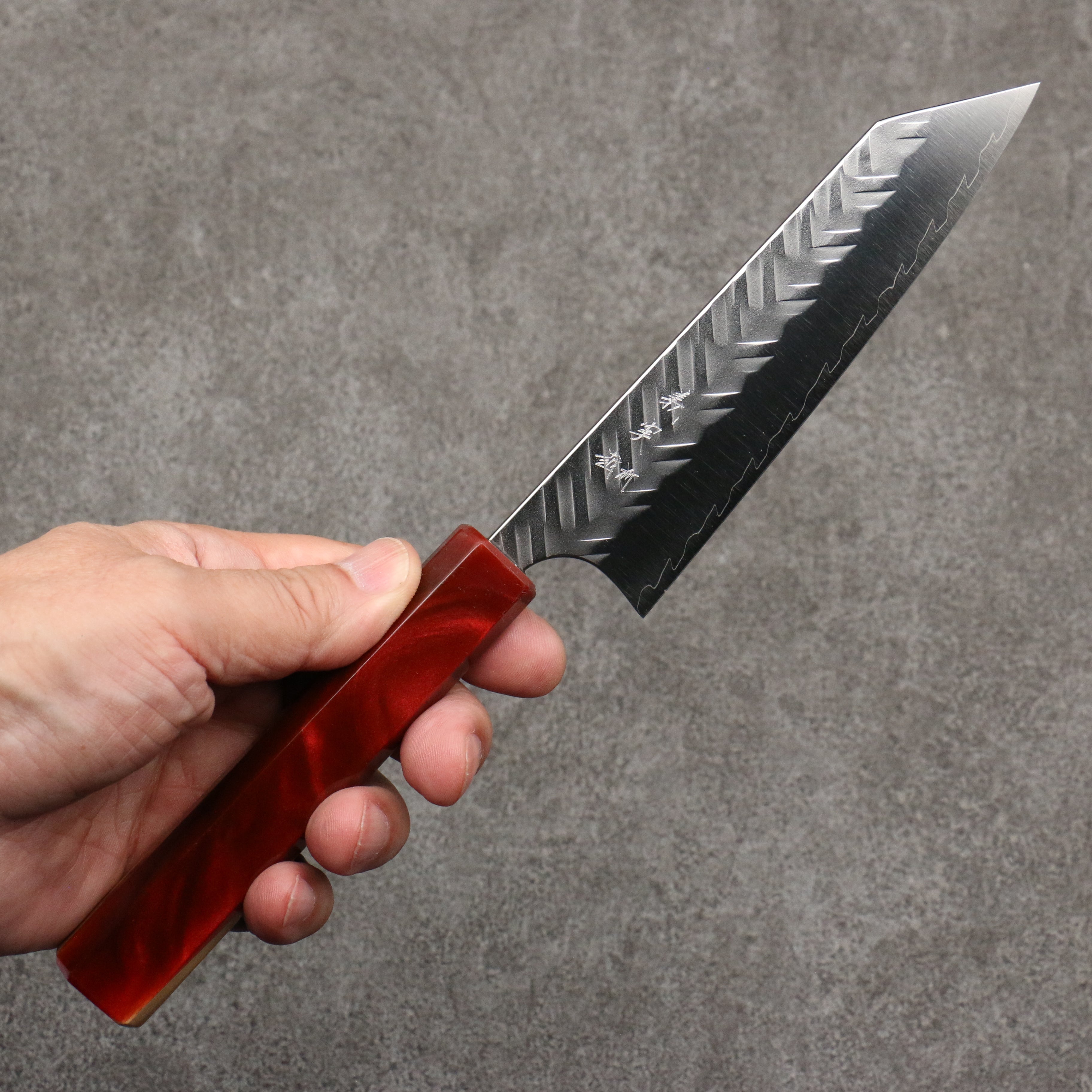 Yoshimi Kato SPG STRIX Hammered (V) Small Bunka 130mm Olive Tree and Red Resin Handle - Seisuke Knife