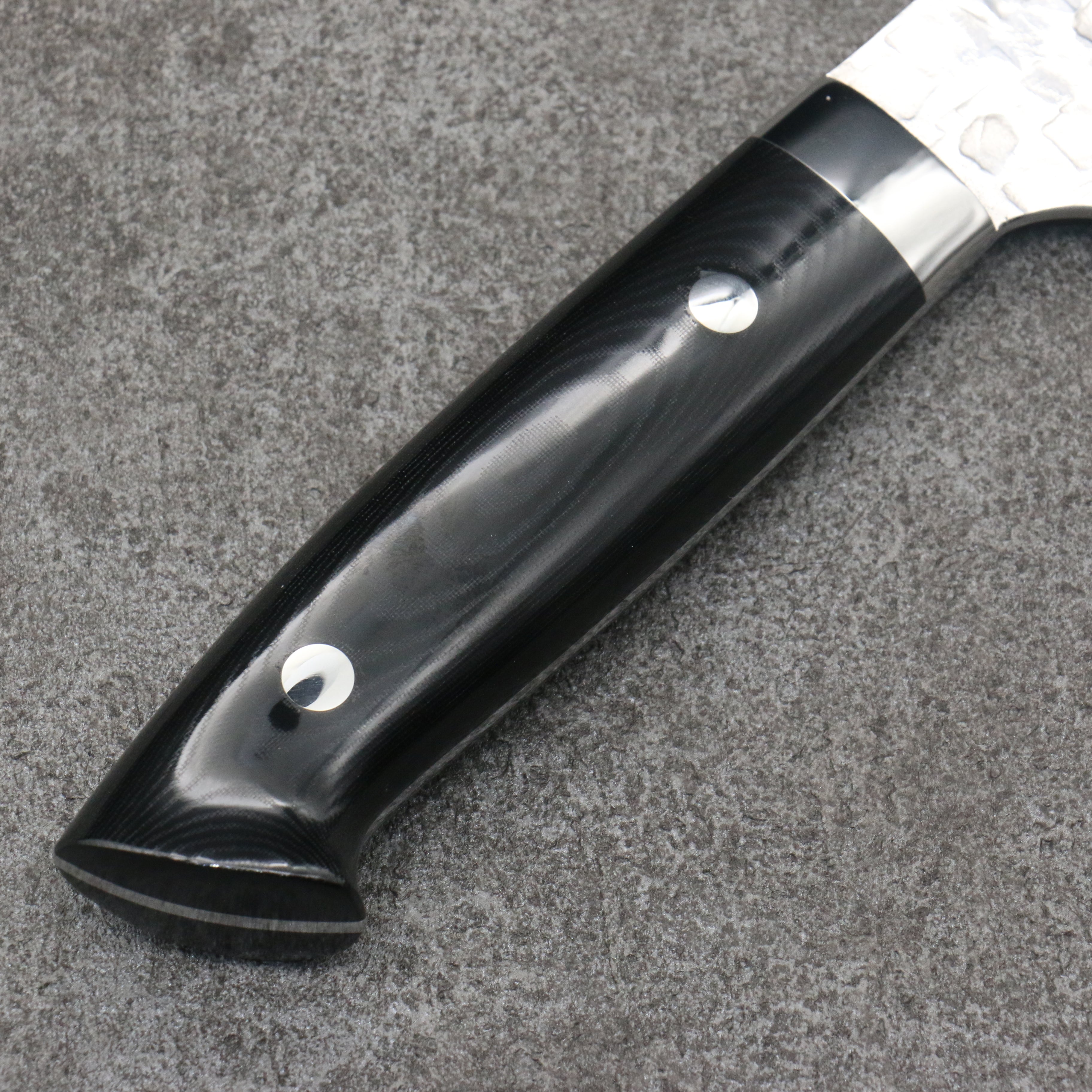 Takeshi Saji VG10 Hammered Damascus Cross Santoku180mm Micarta (Cloud) Handle - Seisuke Knife