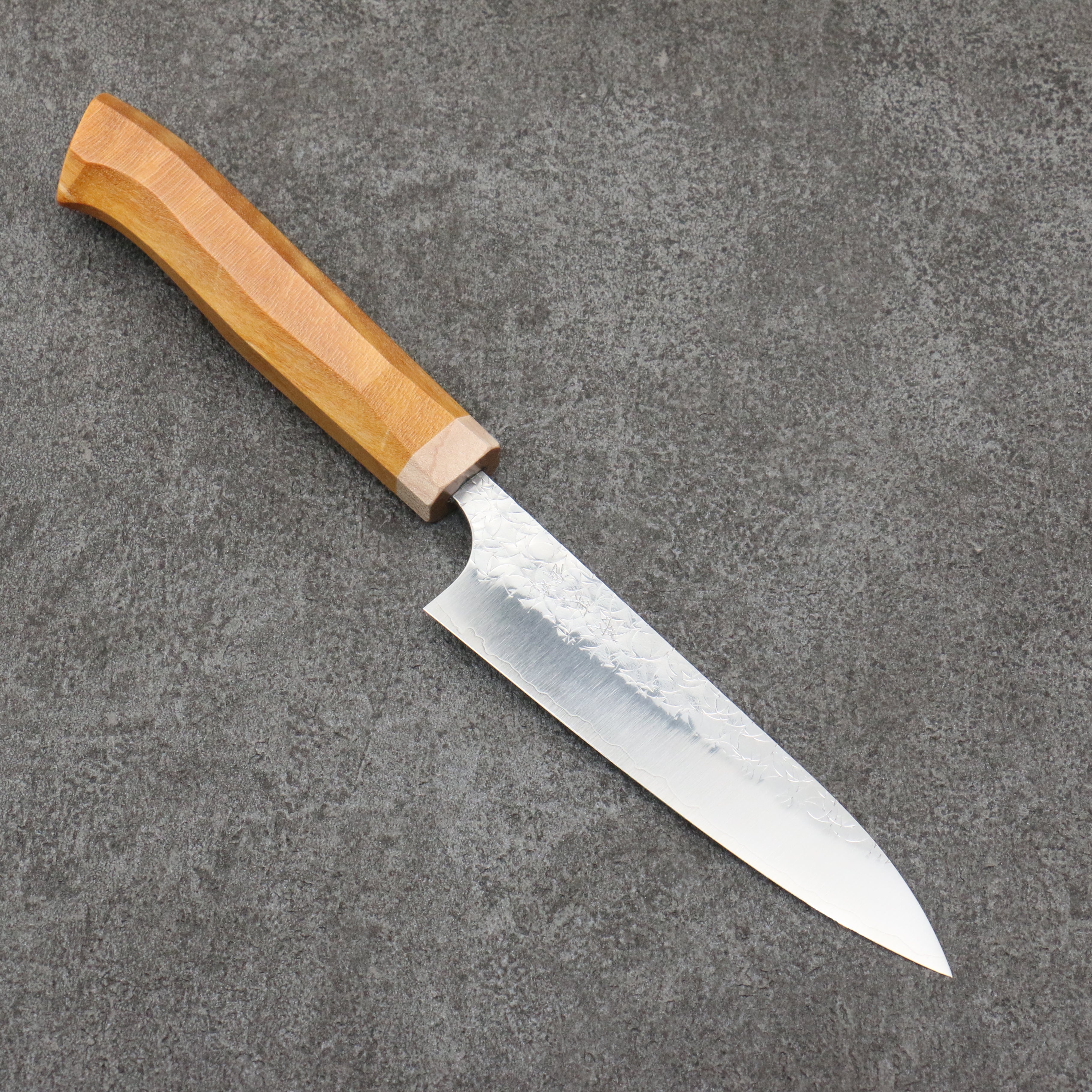 Yoshimi Kato Minamo SG2 Hammered Petty-Utility 120mm Western style (yellow) Handle - Seisuke Knife