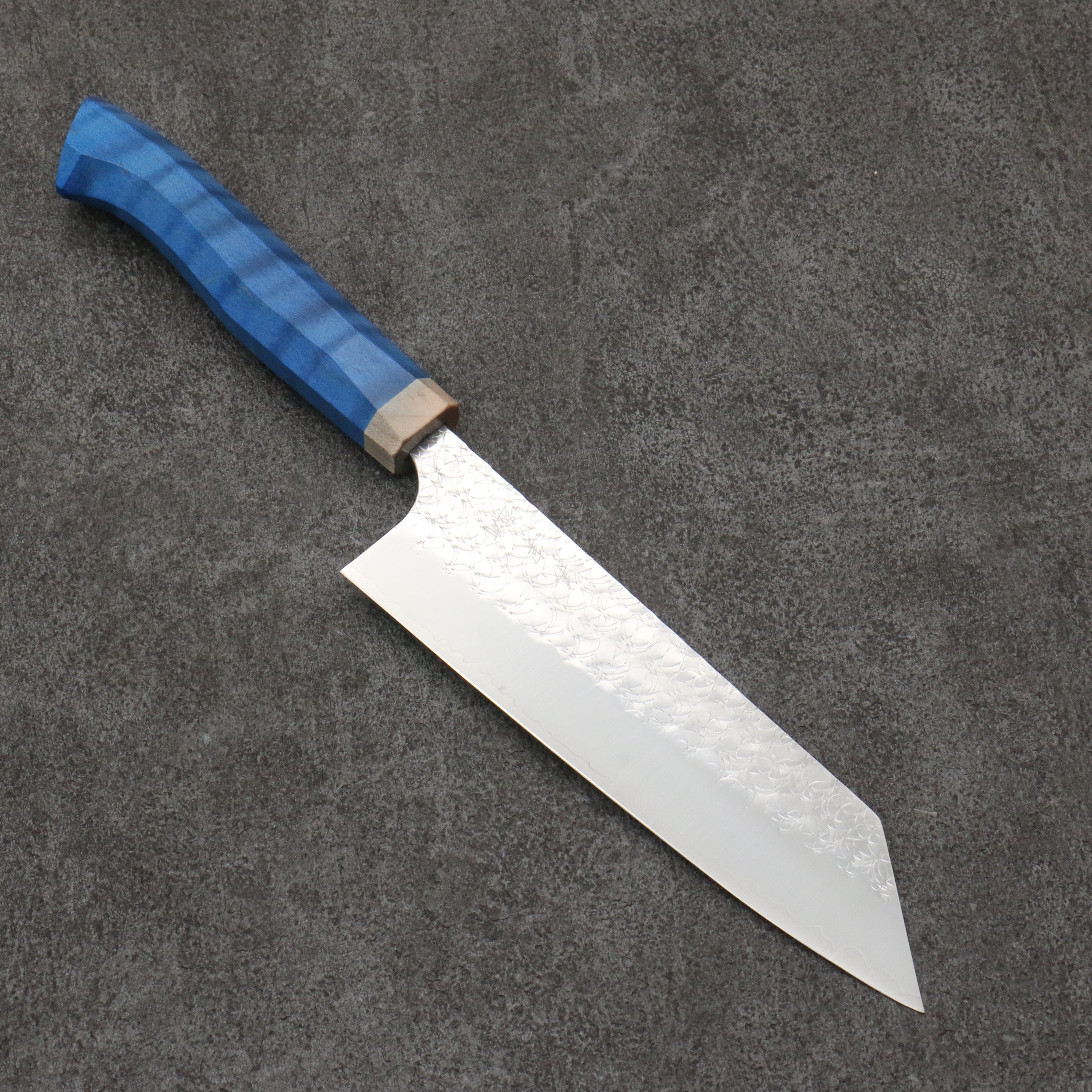 Yoshimi Kato Minamo SG2 Hammered Bunka 165mm Western style (blue) Handle - Seisuke Knife