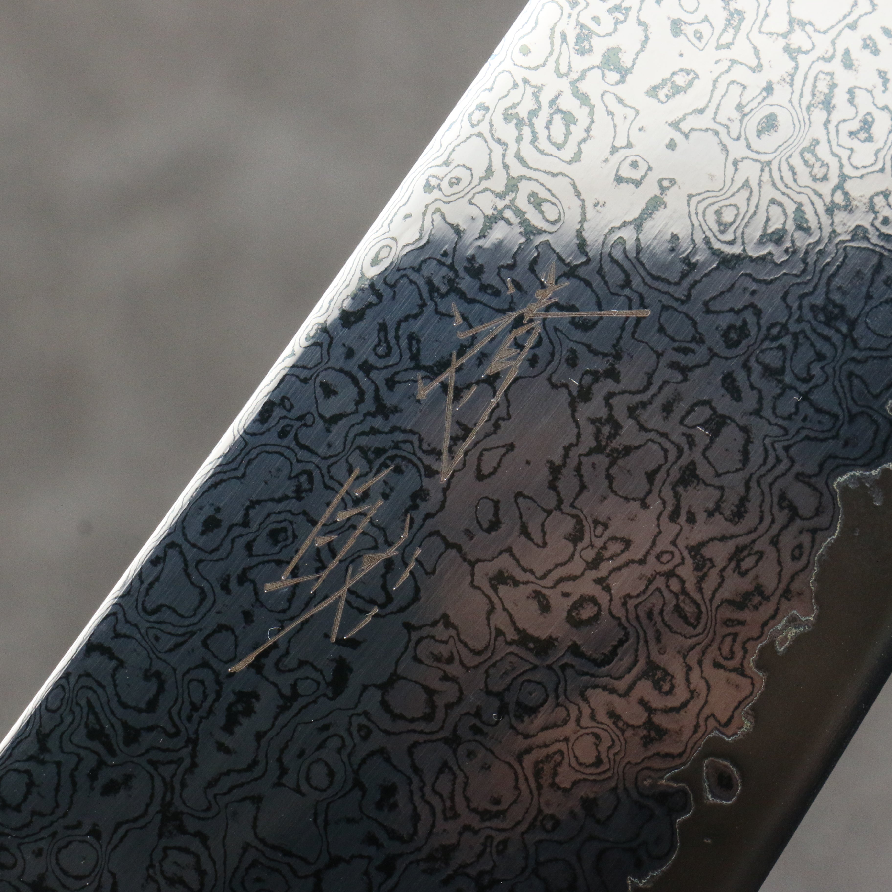Seisuke VG10 Black Damascus Mirrored Finish Gyuto 210mm Gray Pakka wood Handle - Seisuke Knife