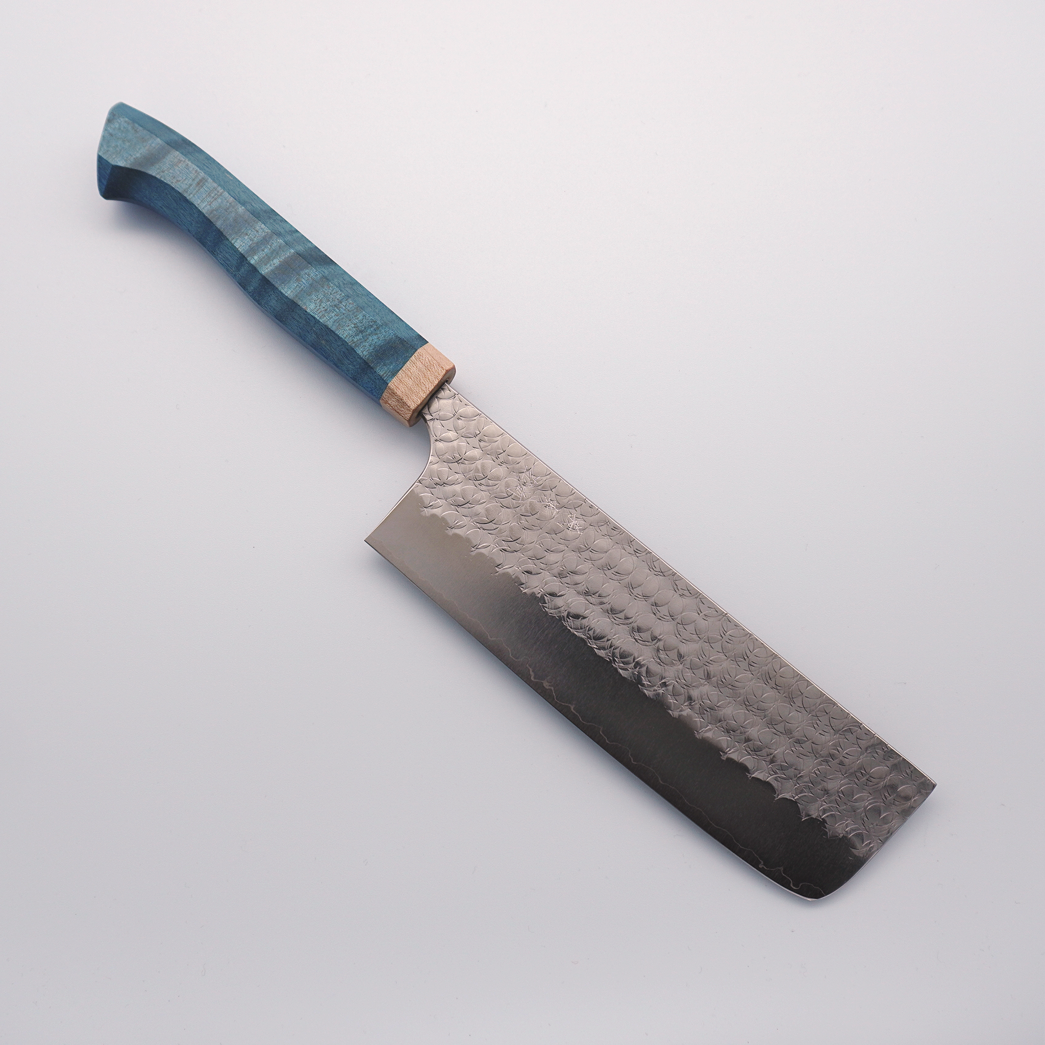 Yoshimi Kato Minamo SG2 Hammered Nakiri 165mm Blue Western-Style Handle - Seisuke Knife