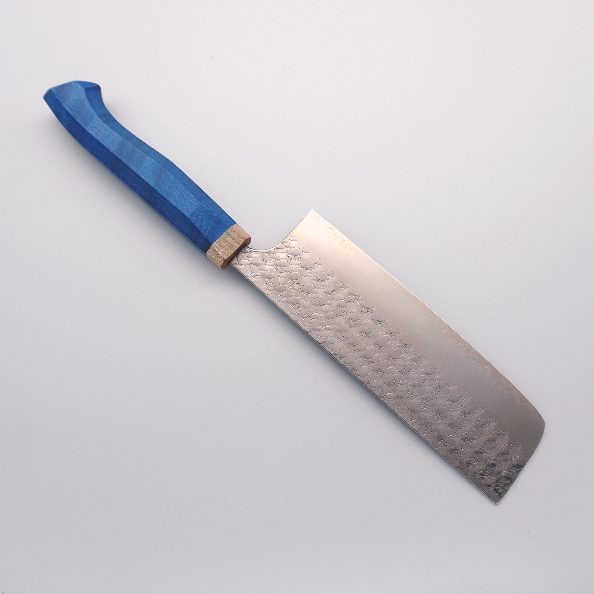 Yoshimi Kato Minamo SG2 Hammered Nakiri 165mm Blue Western-Style Handle - Seisuke Knife