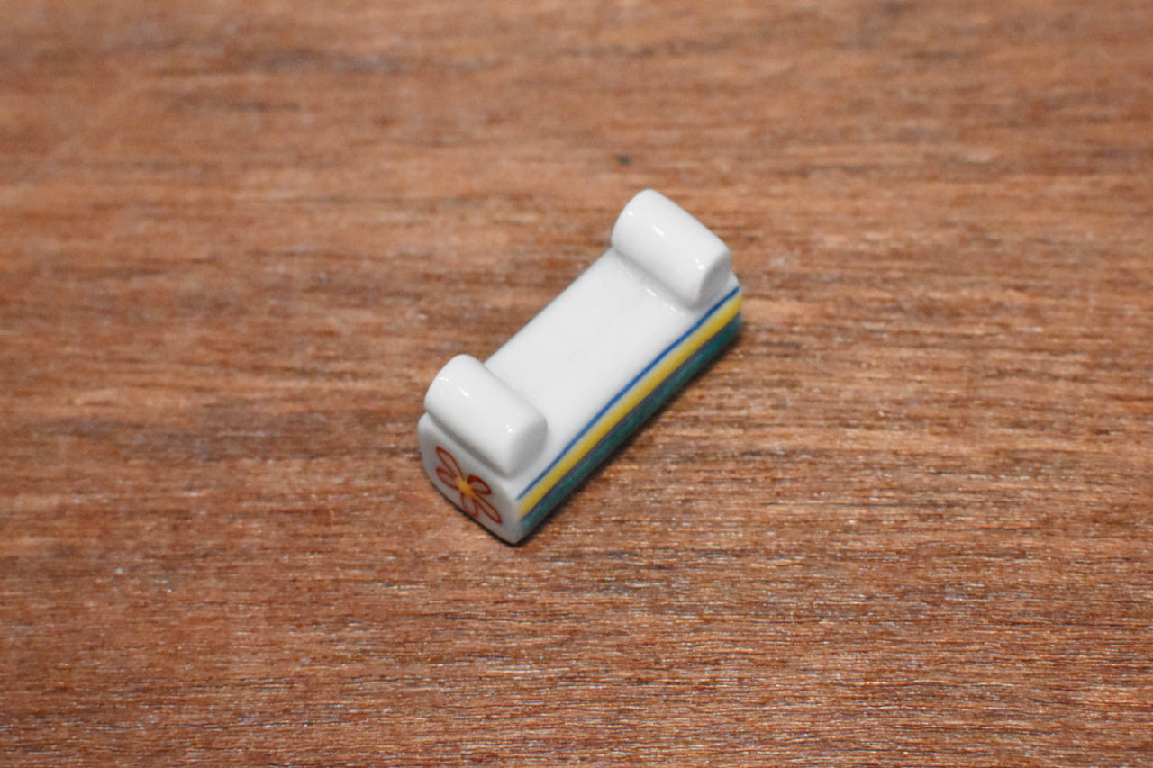 Japanese Kutani Chopstick Rest Shikijyusou - Seisuke Knife
