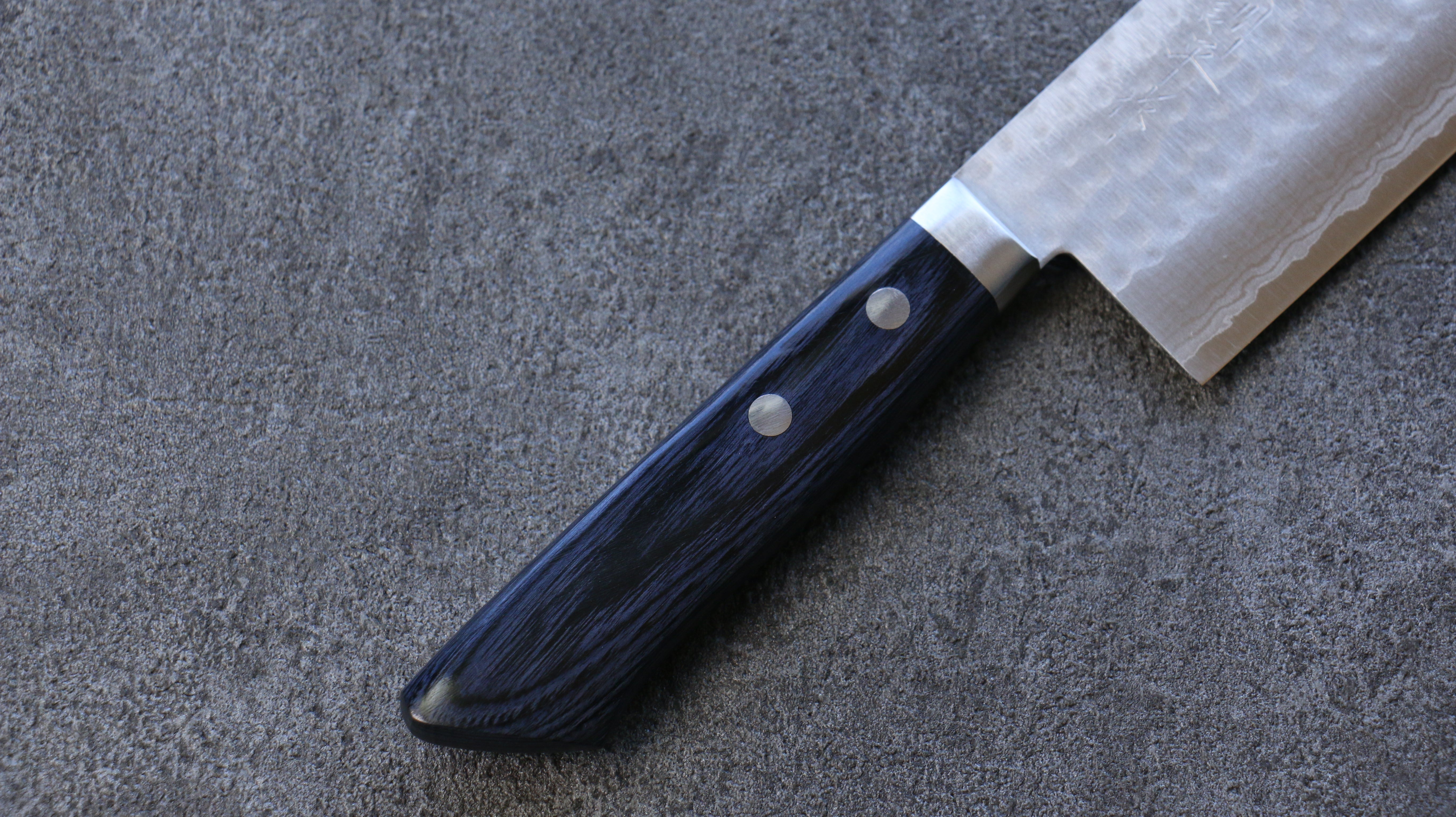 Kunihira Kokuryu VG10 Hammered Nakiri 165mm with Blue Pakkawood Handle - Seisuke Knife