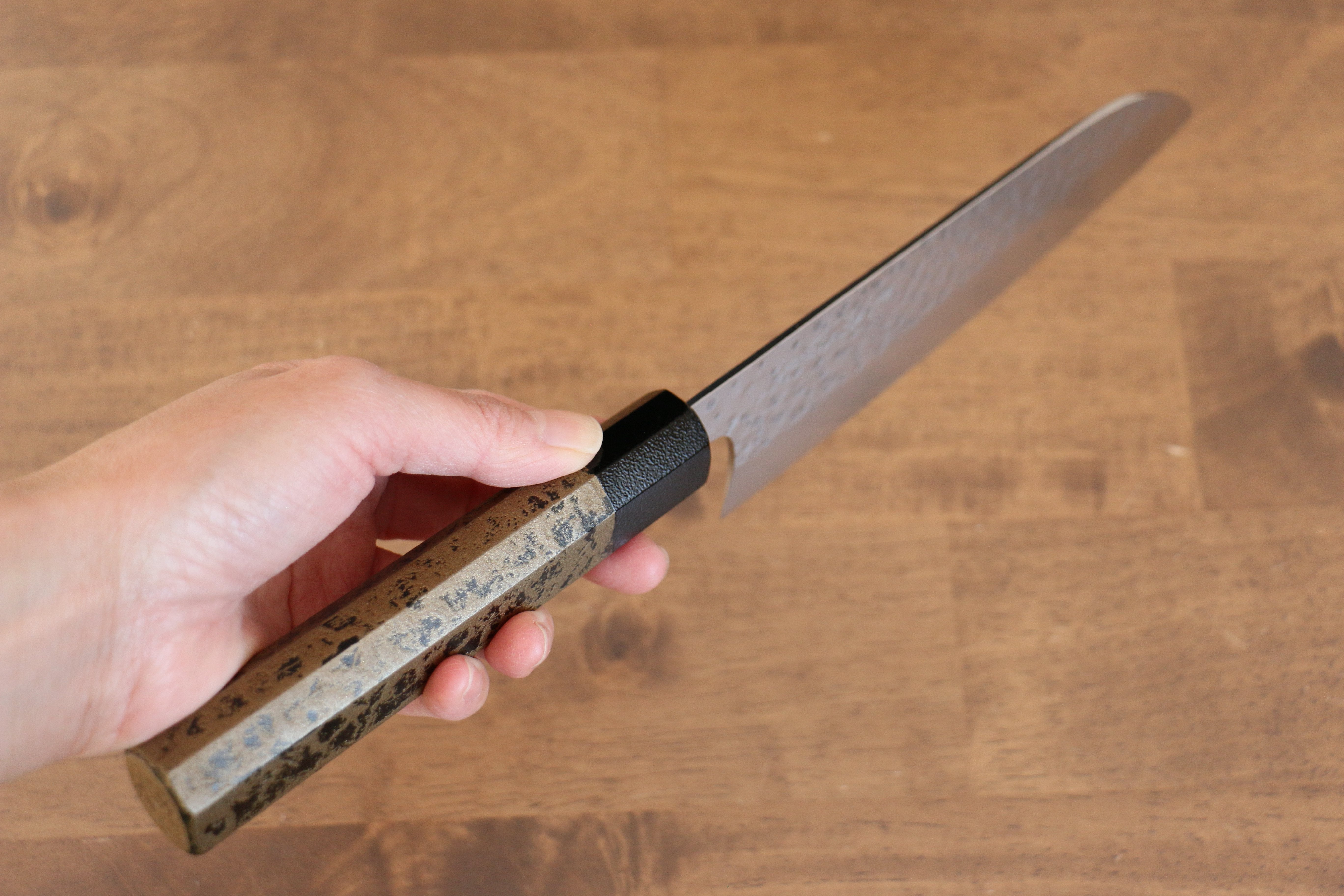 Makoto Kurosaki SG2 Maru Hammered Santoku 165mm with Washi & Gold Copper Wood Handle - Seisuke Knife