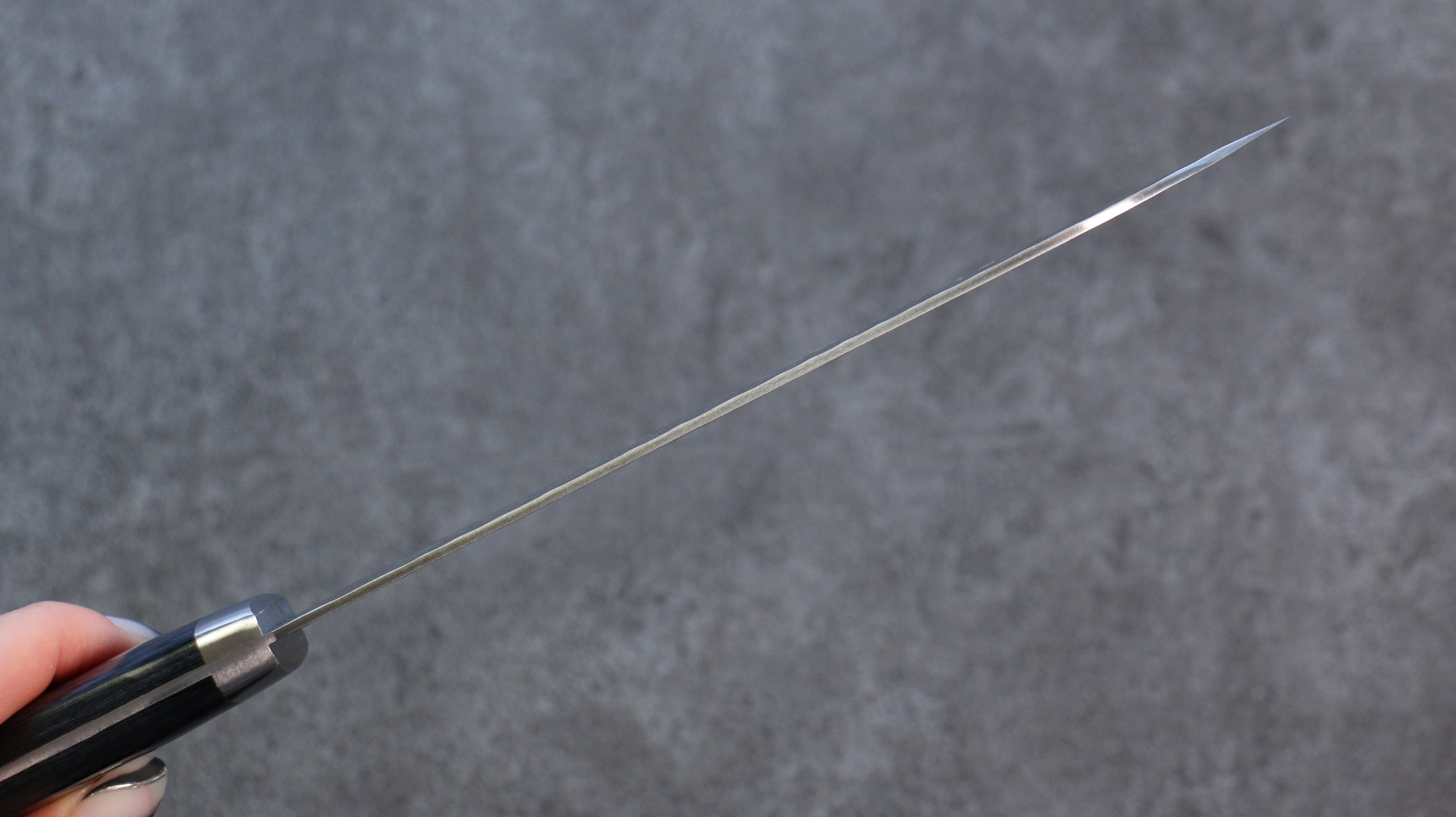 Kunihira VG1 Hammered Santoku 170mm with Navy Blue Pakkawood Handle - Seisuke Knife