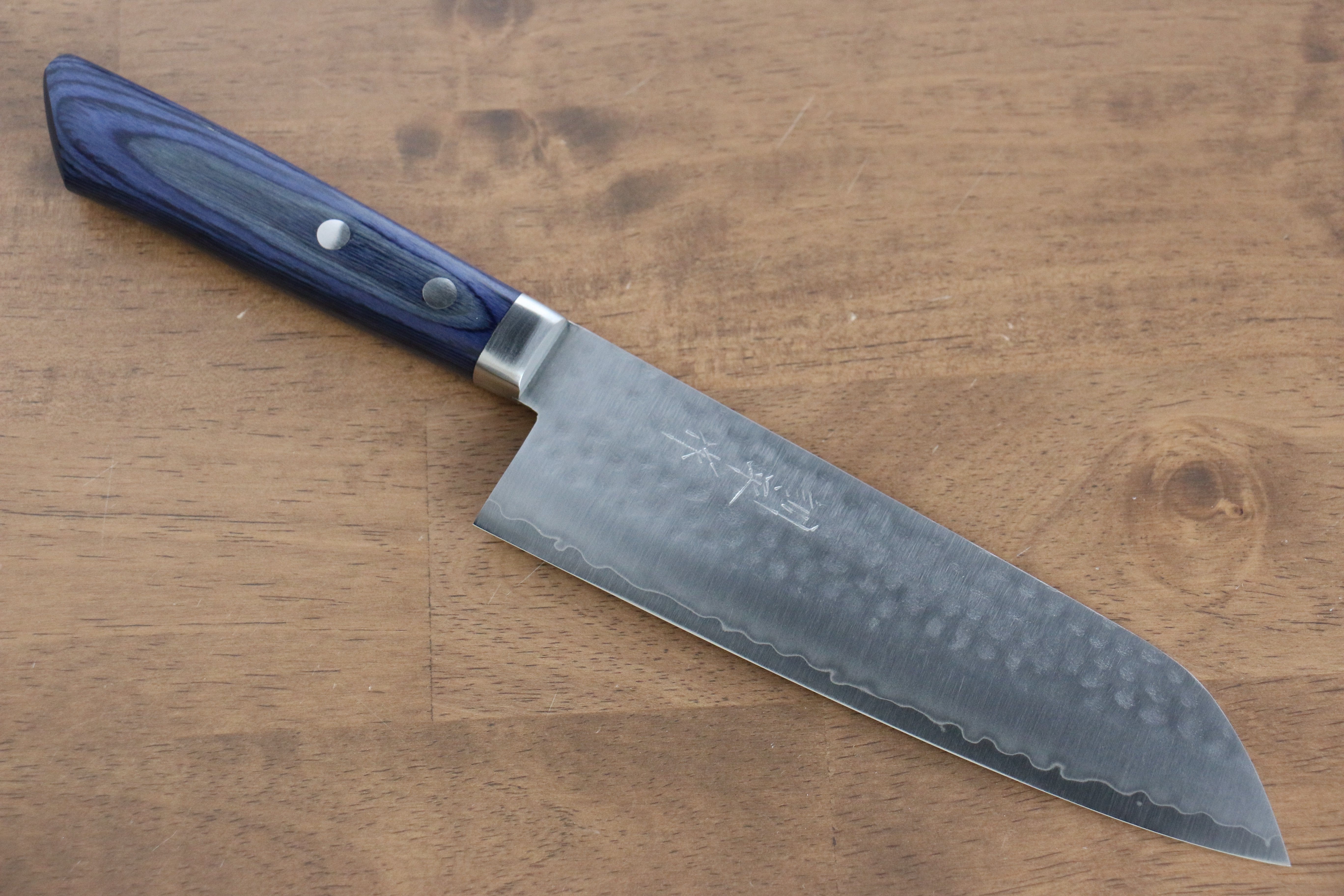 Kunihira VG1 Hammered Santoku 170mm Blue Pakka wood Handle - Seisuke Knife