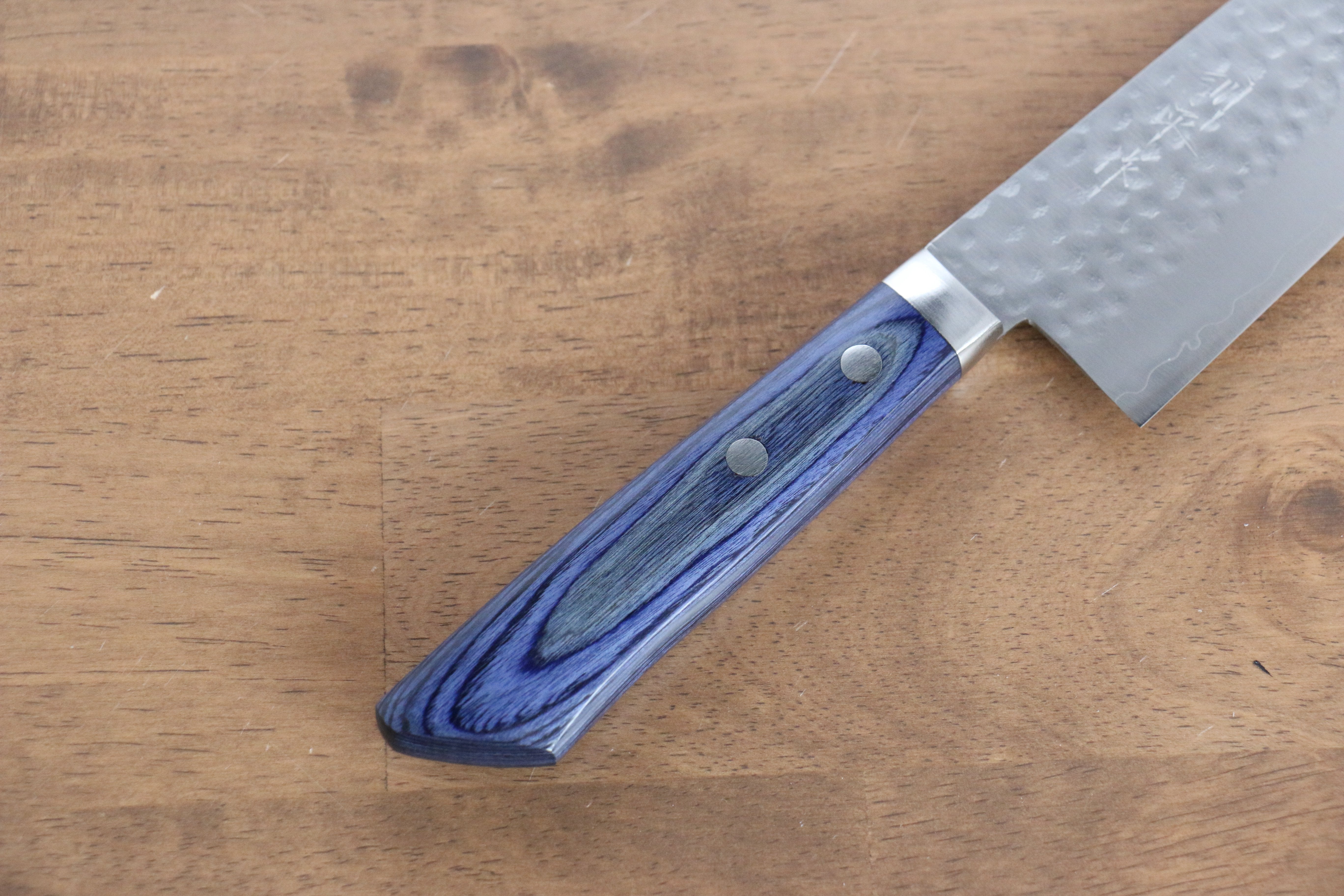 Kunihira VG1 Hammered Santoku 170mm Blue Pakka wood Handle - Seisuke Knife