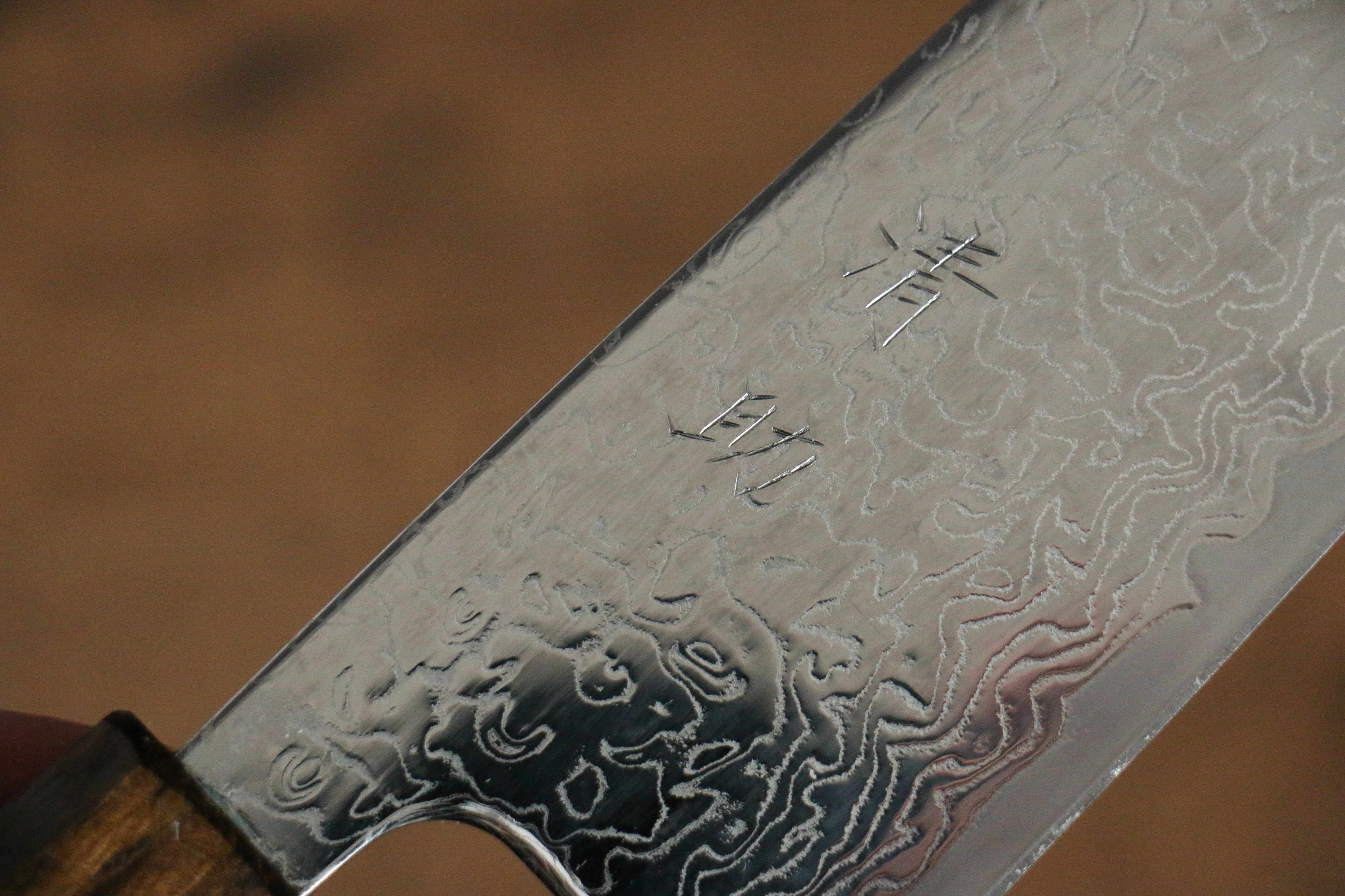 Seisuke VG10 Mirrored Finish Damascus Santoku 165mm Oak Handle - Seisuke Knife