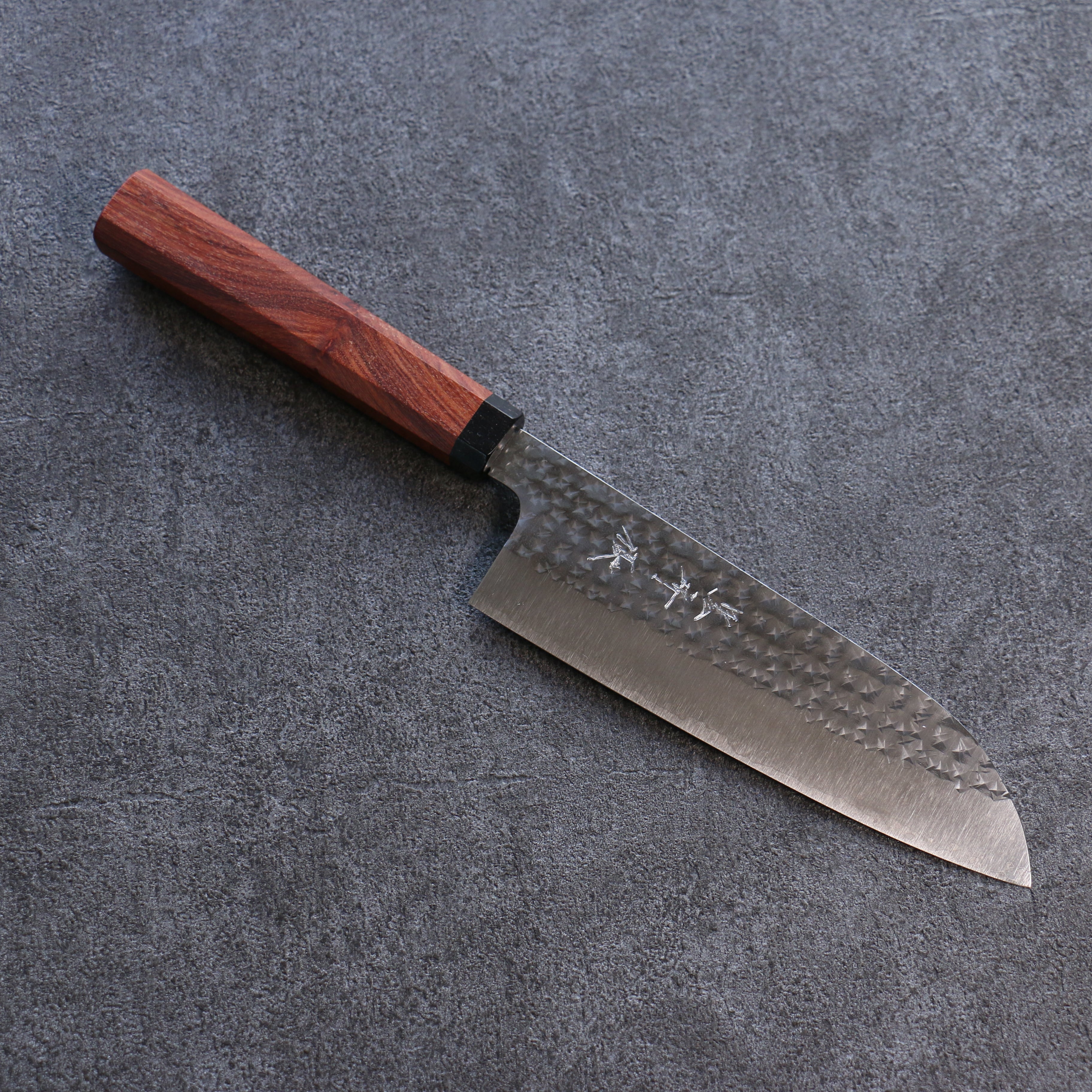 Yu Kurosaki Senko SG2 Hammered Santoku 165mm Sandalwood (Red) Handle - Seisuke Knife
