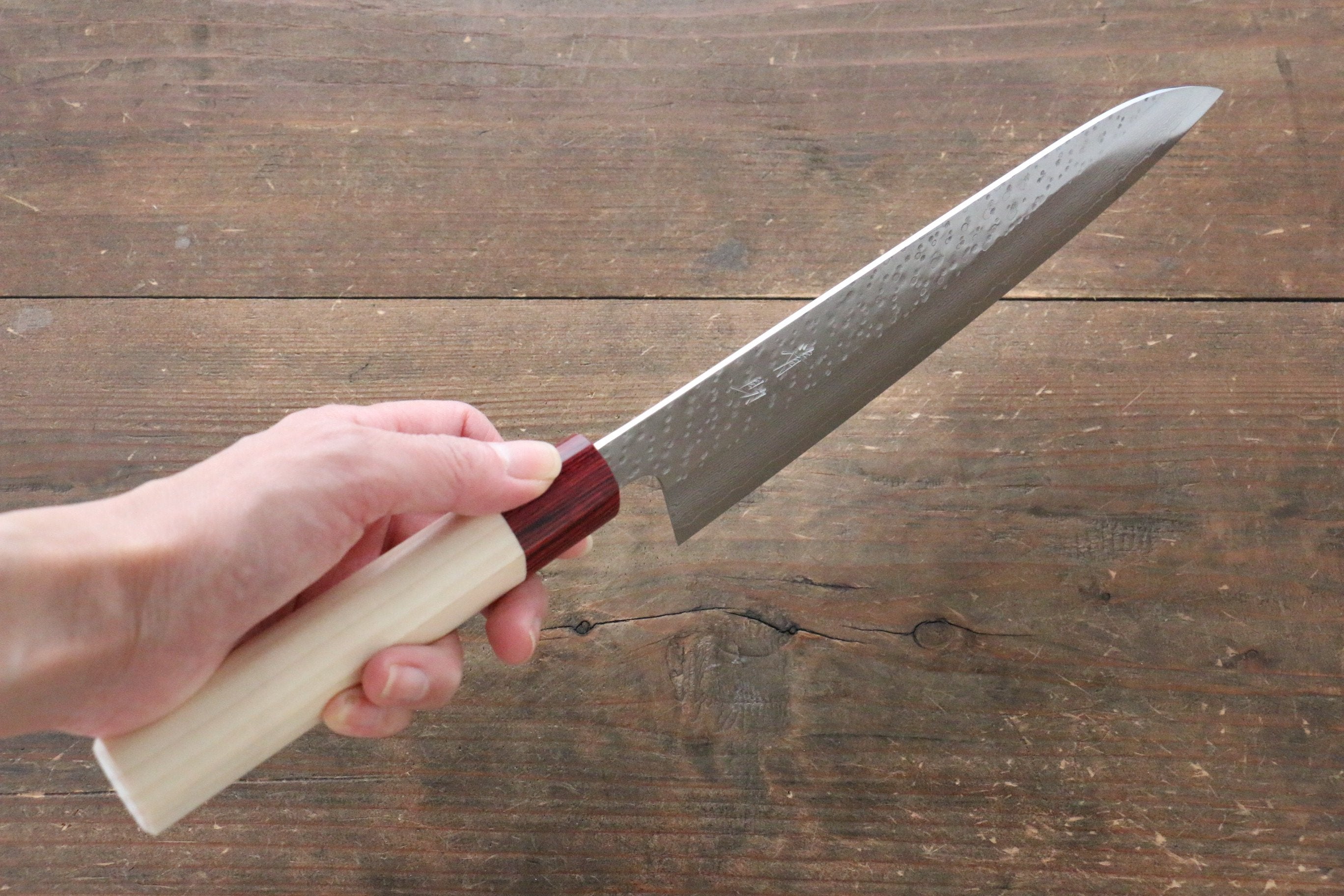 Seisuke VG10 16 Layer Hammered Damascus Gyuto 210mm with Magnolia Handle - Seisuke Knife