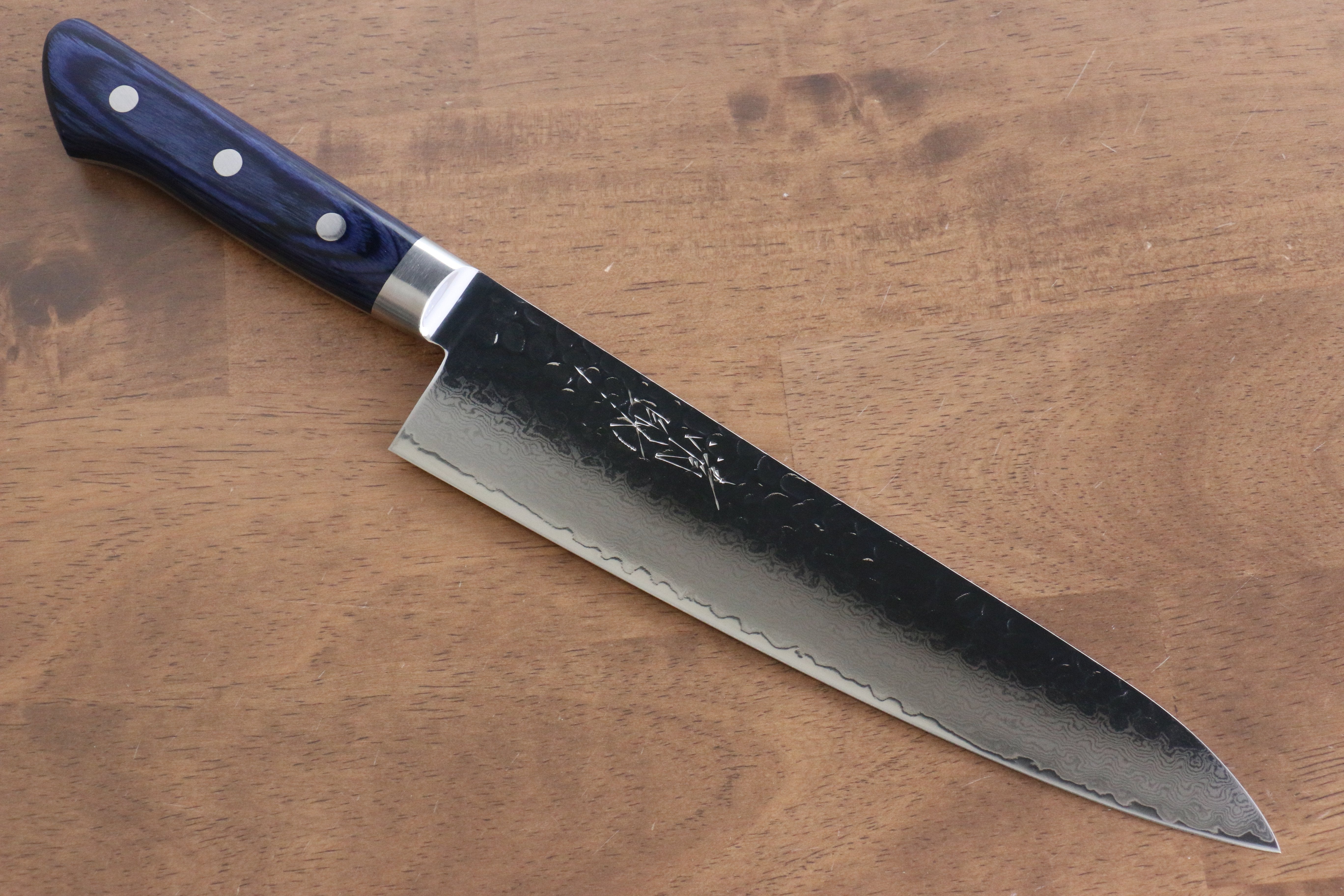 Seisuke VG10 33 Layer Hammered Damascus Gyuto 210mm Blue Pakka wood Handle - Seisuke Knife