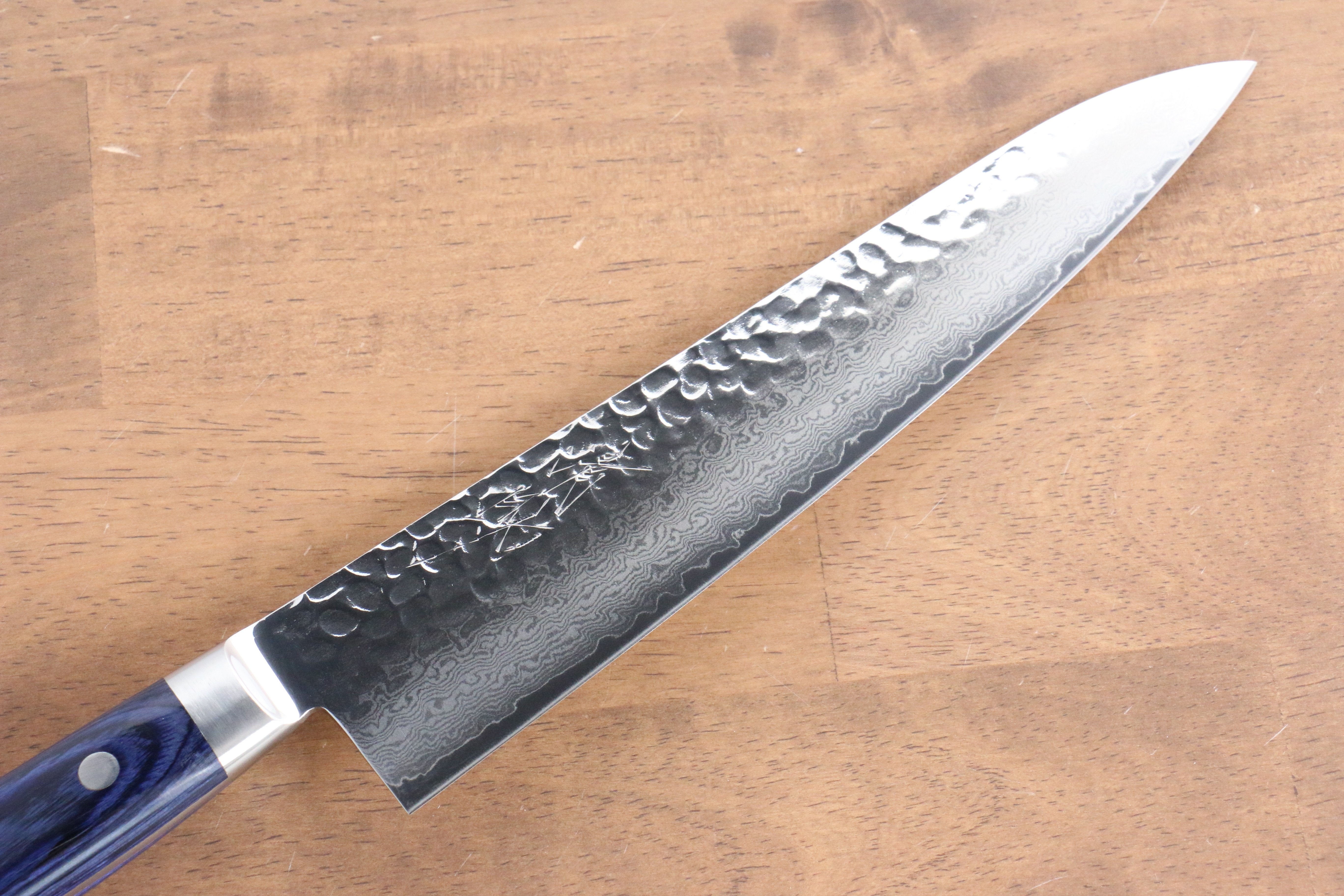 Seisuke VG10 33 Layer Hammered Damascus Gyuto 210mm Blue Pakka wood Handle - Seisuke Knife